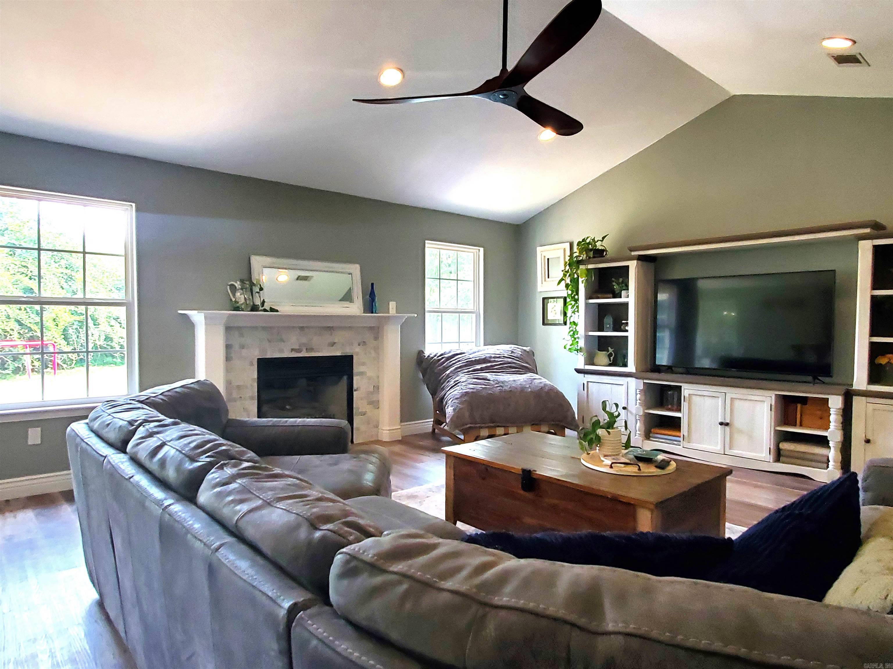 15 Judith  Cabot, AR