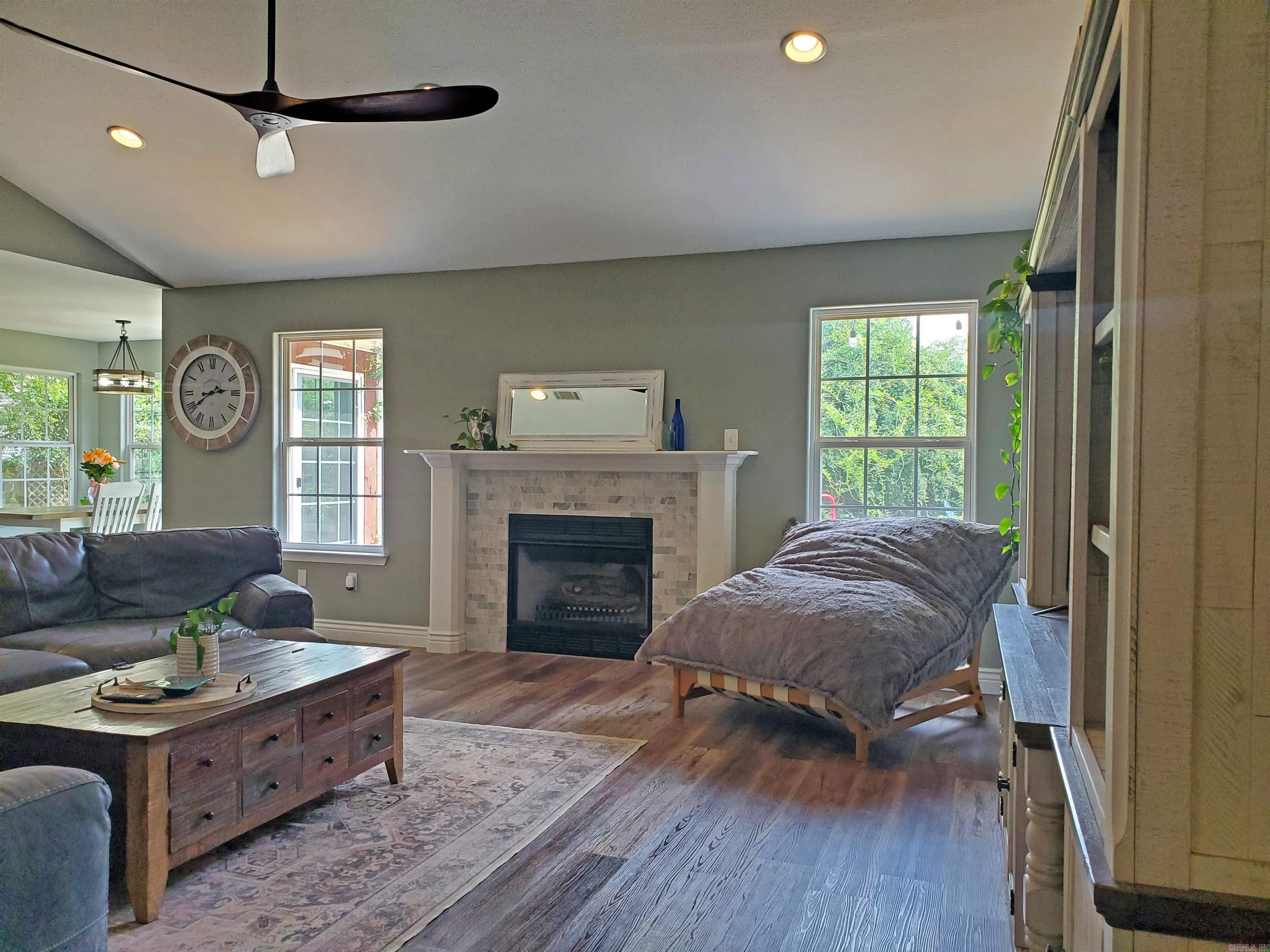 15 Judith  Cabot, AR