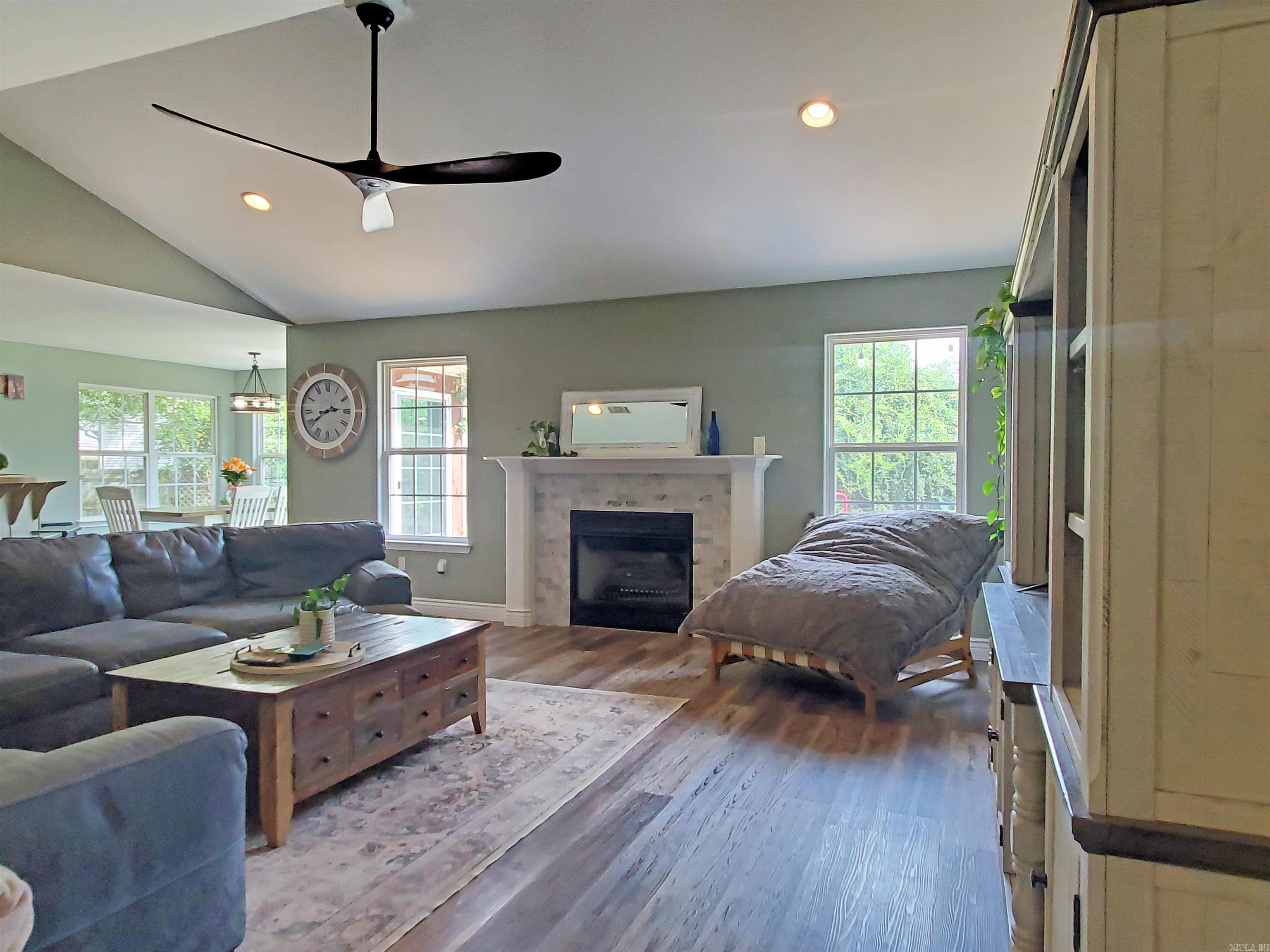 15 Judith  Cabot, AR