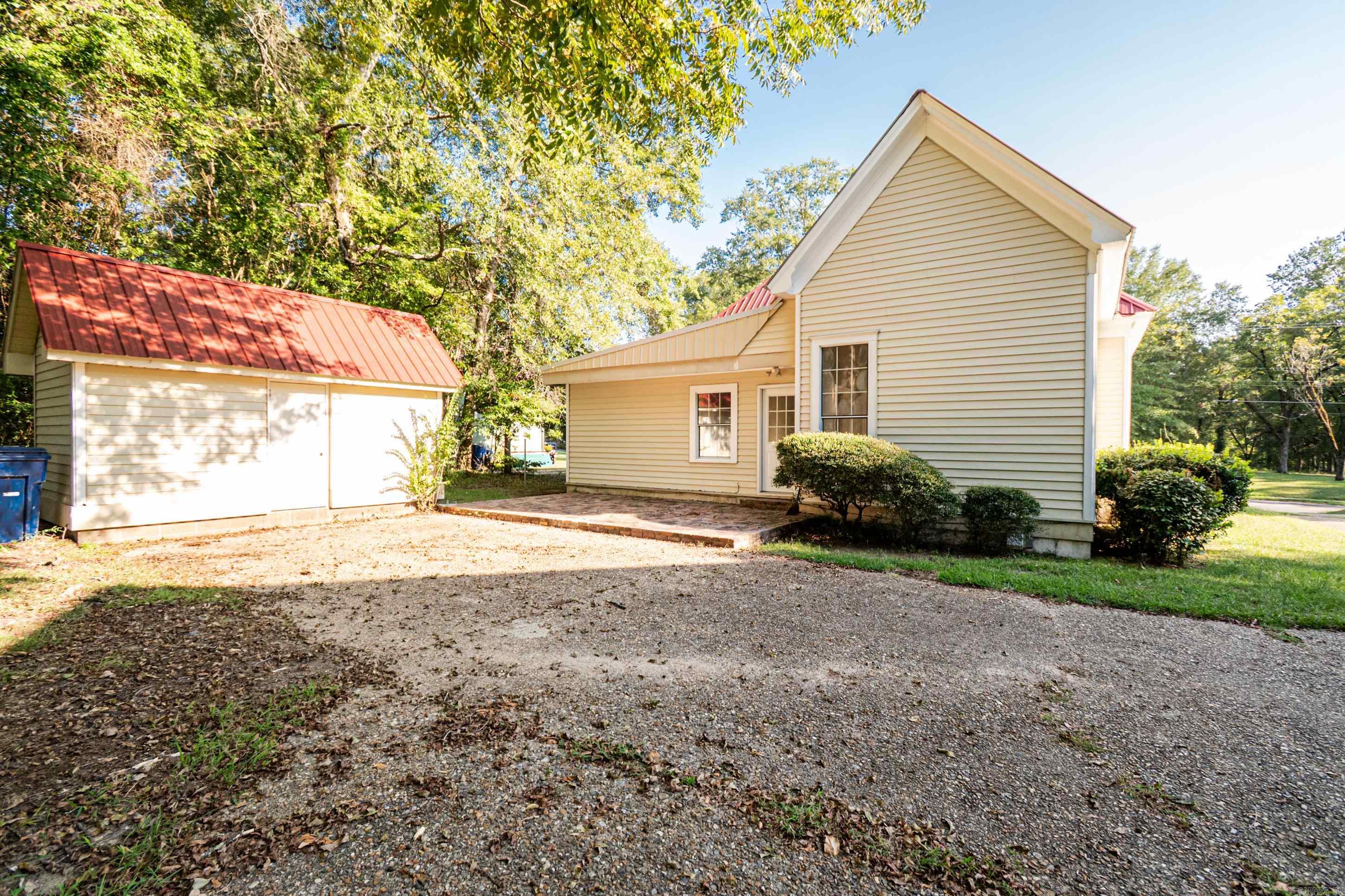 734 W Washington  Camden, AR