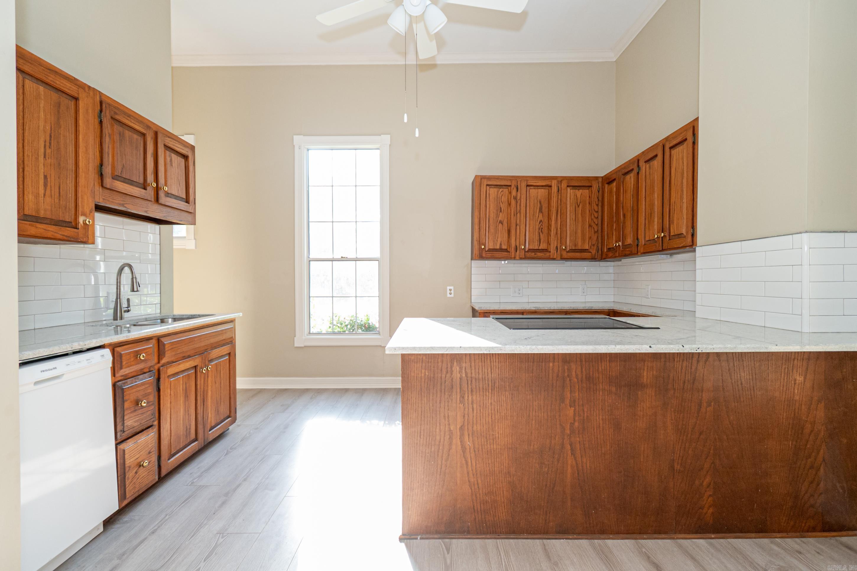 734 W Washington  Camden, AR