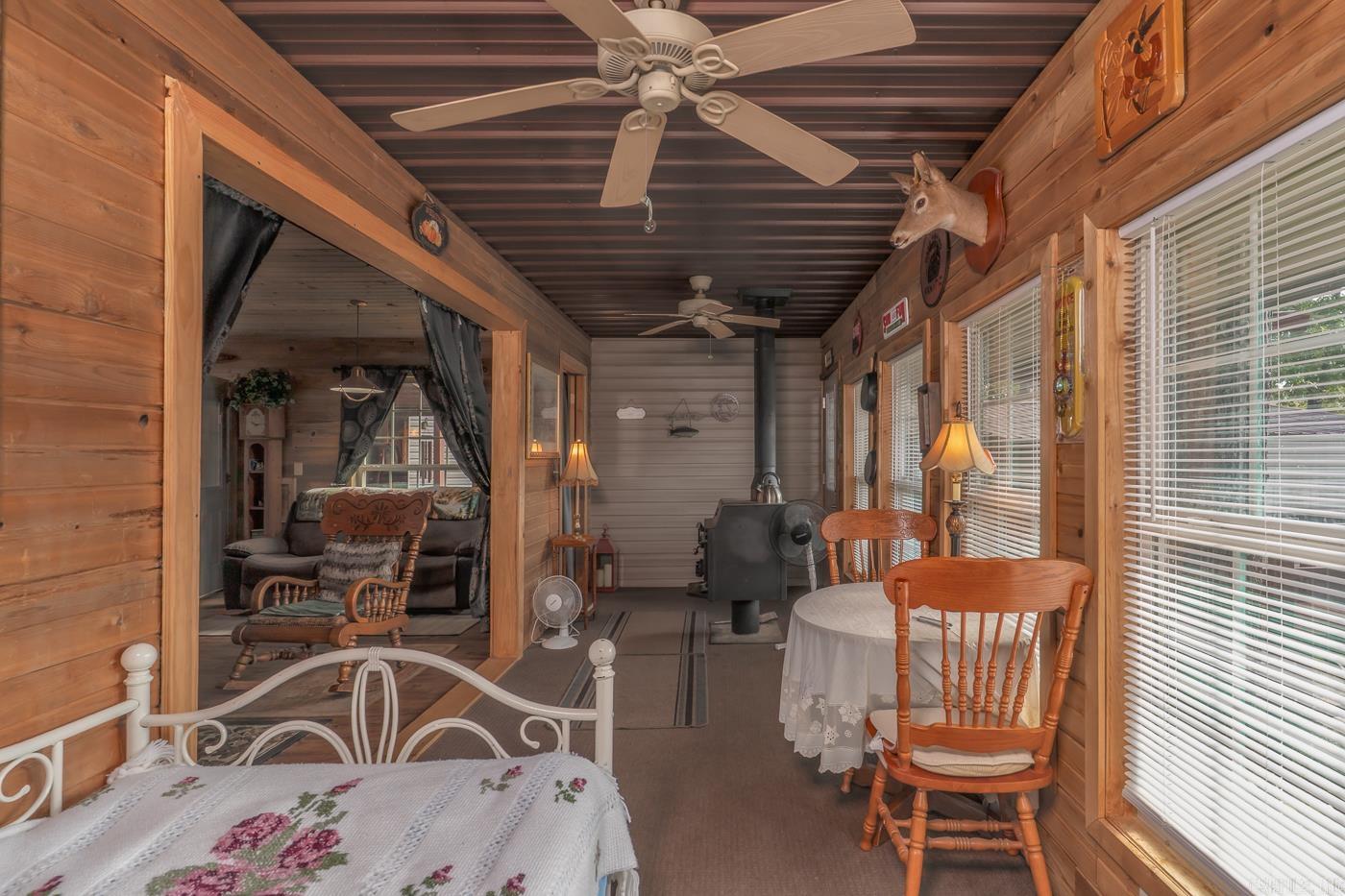 21 W Lakeshore Dr  Highland, AR