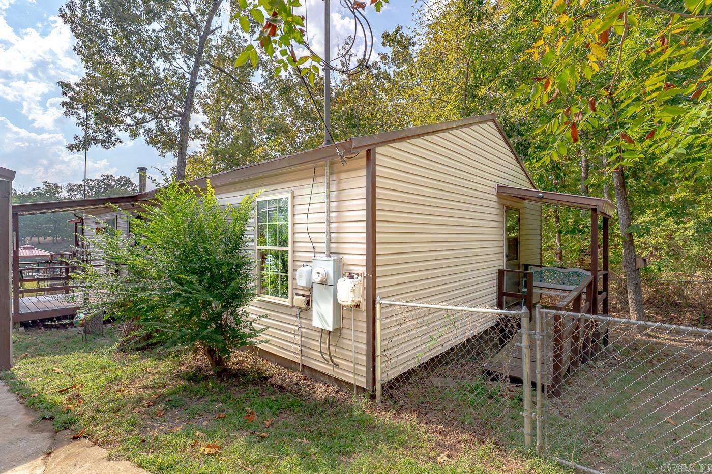 21 W Lakeshore Dr  Highland, AR