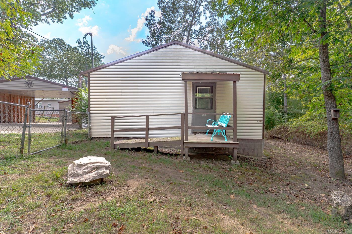 21 W Lakeshore Dr  Highland, AR