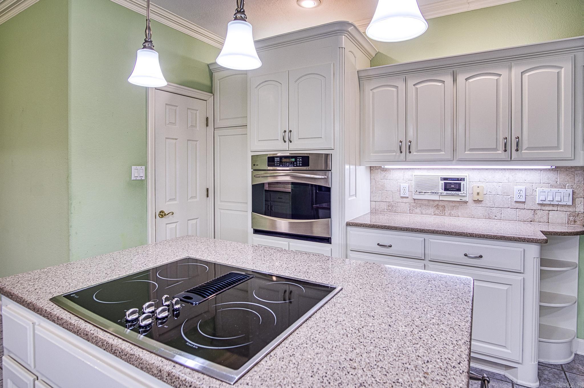 3 SACEDON Circle Hot Springs Village, AR 71909