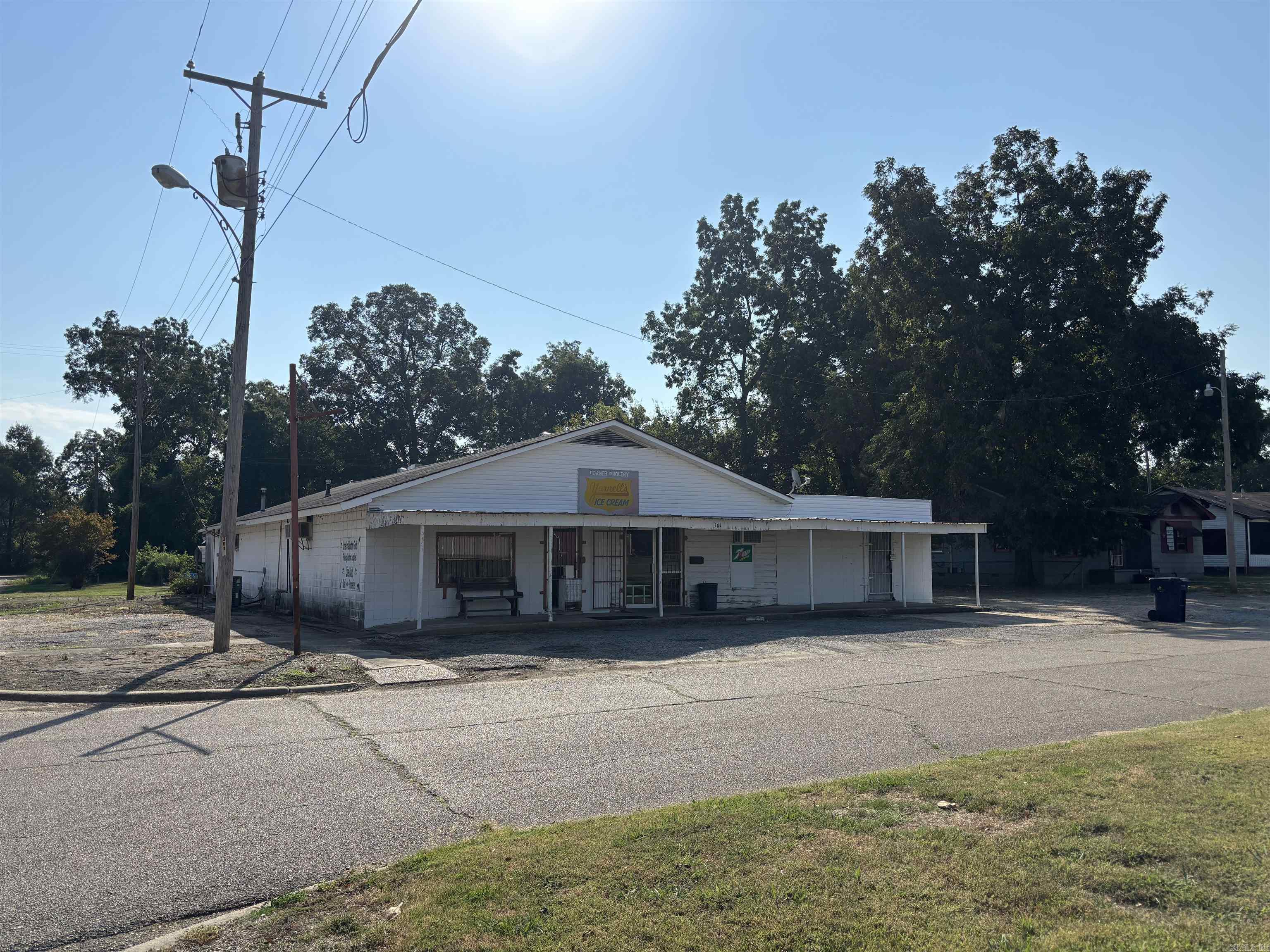 301 S New Orleans  Brinkley, AR