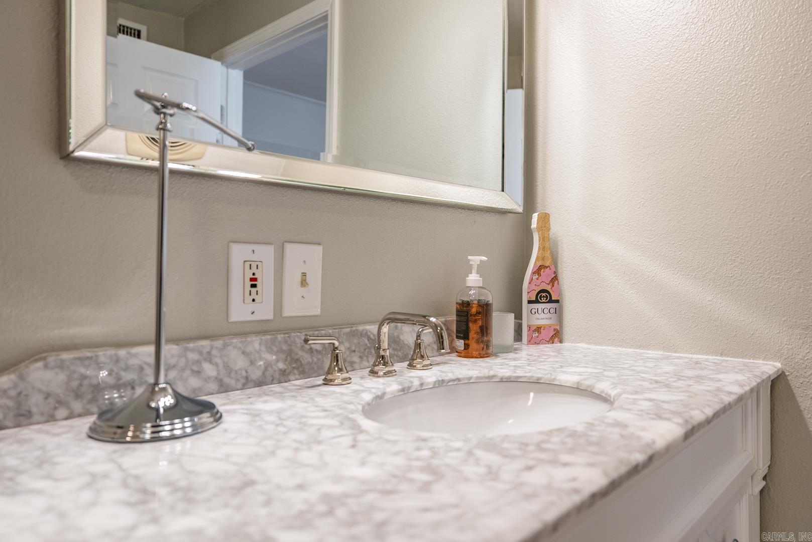 6716 Kenwood Rd  Cammack Village, AR