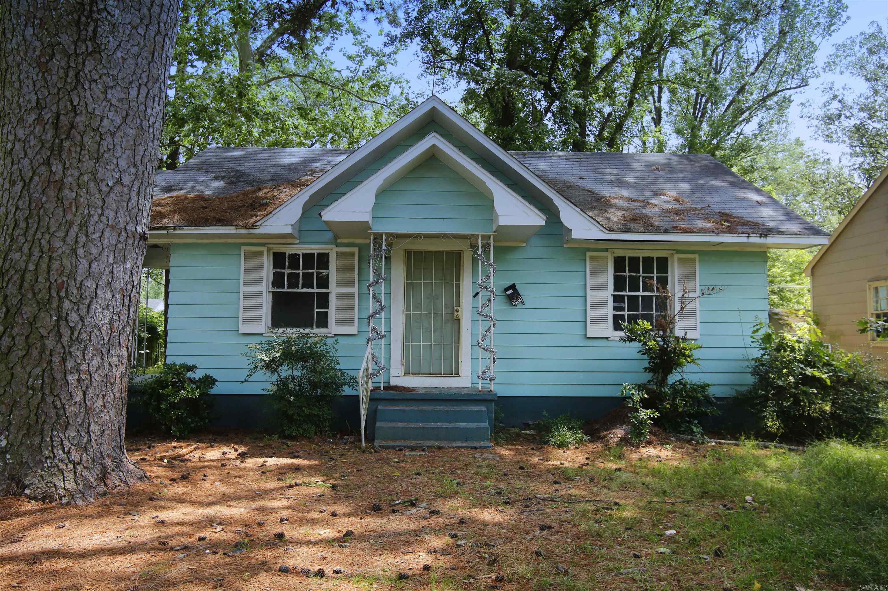 2004 W 24th  Pine Bluff, AR