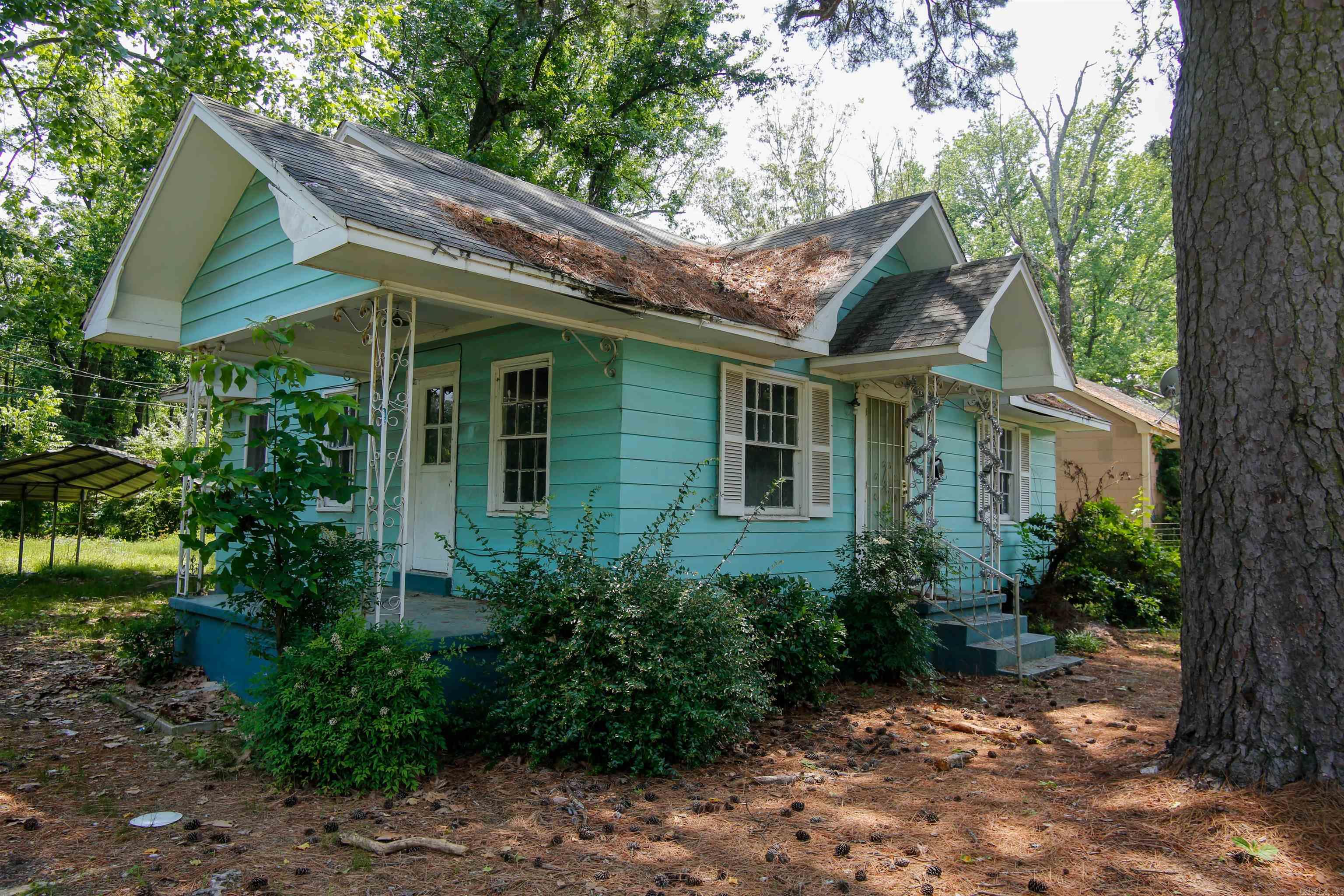 2004 W 24th  Pine Bluff, AR