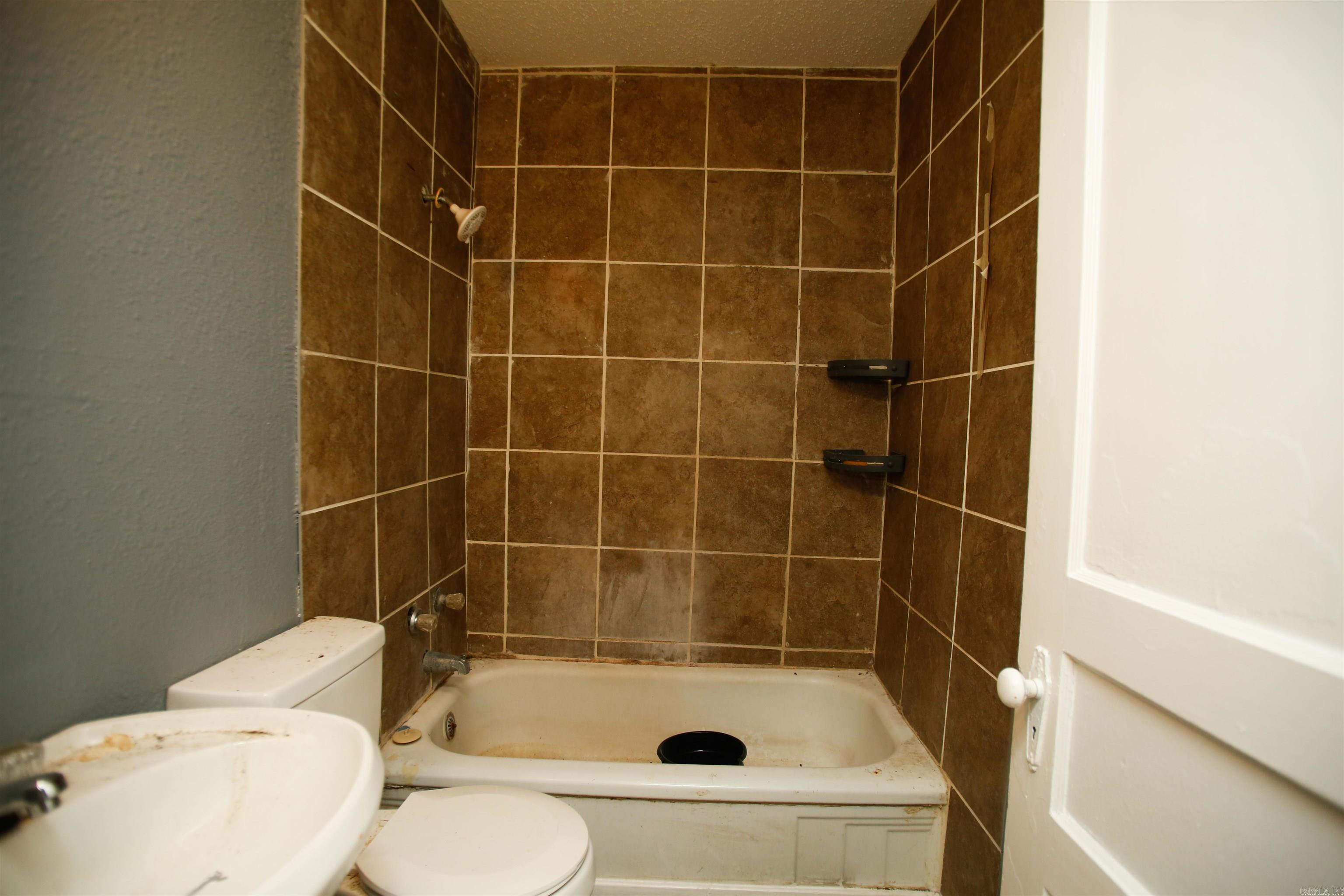 2004 W 24th  Pine Bluff, AR