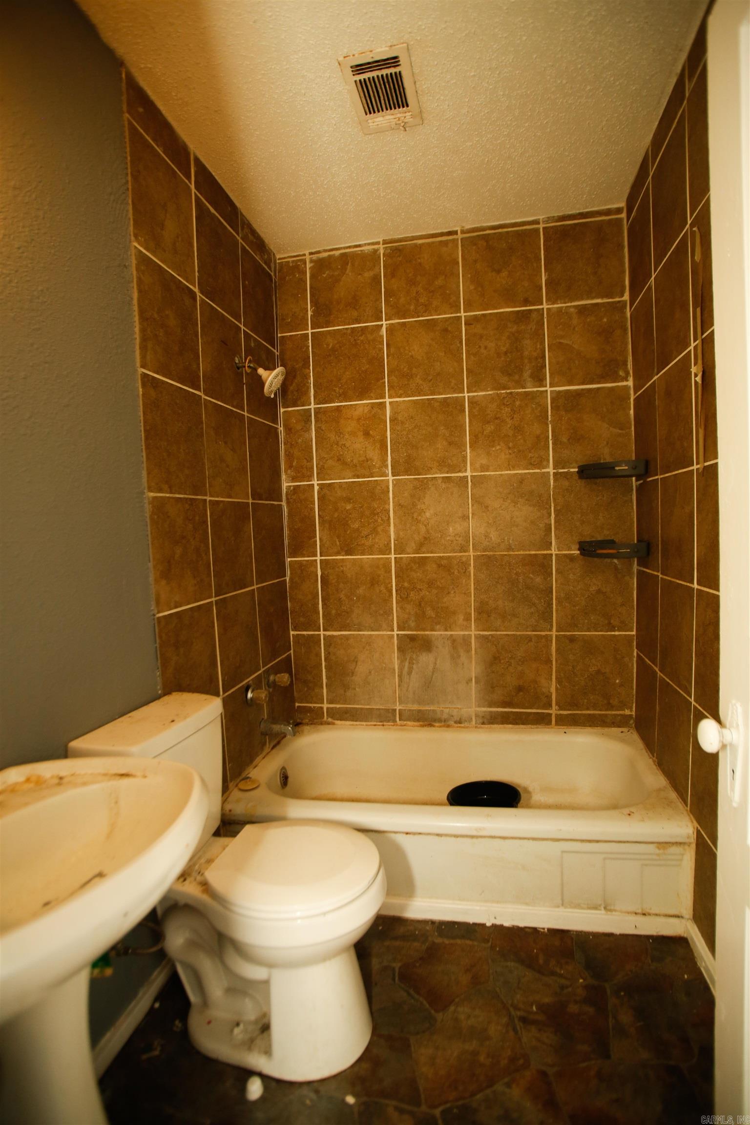 2004 W 24th  Pine Bluff, AR