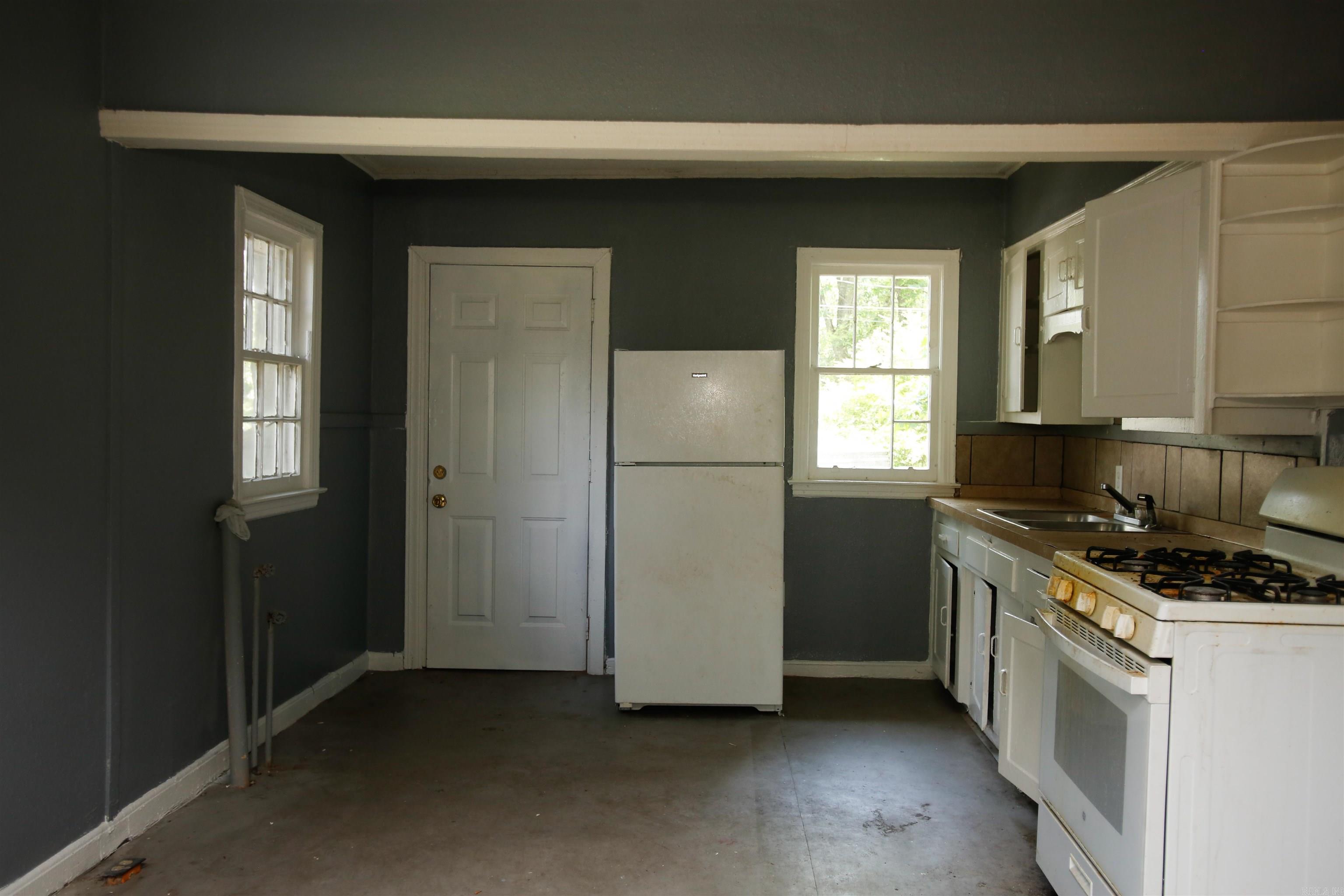 2004 W 24th  Pine Bluff, AR