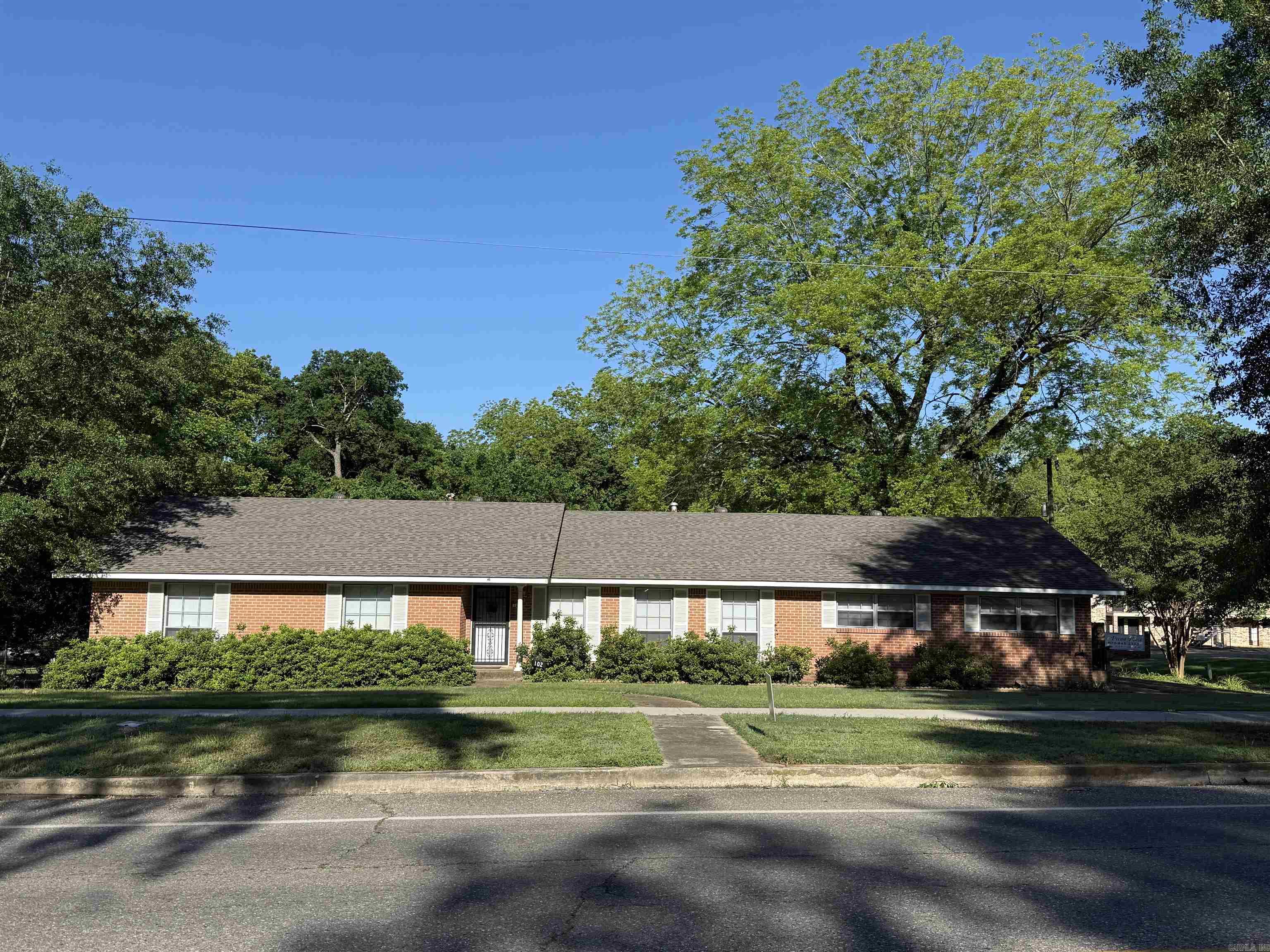 102 S 4th  Nashville, AR