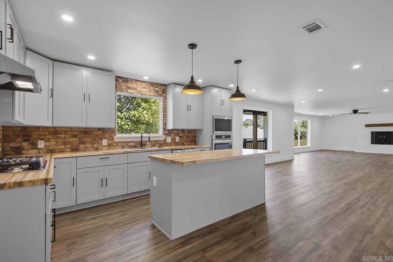 616 E Woodruff Avenue Sherwood, AR 72120