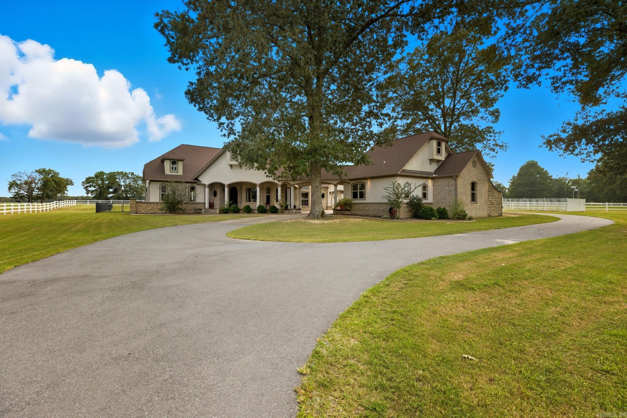 1801 W 64 Highway El Paso, AR 72045