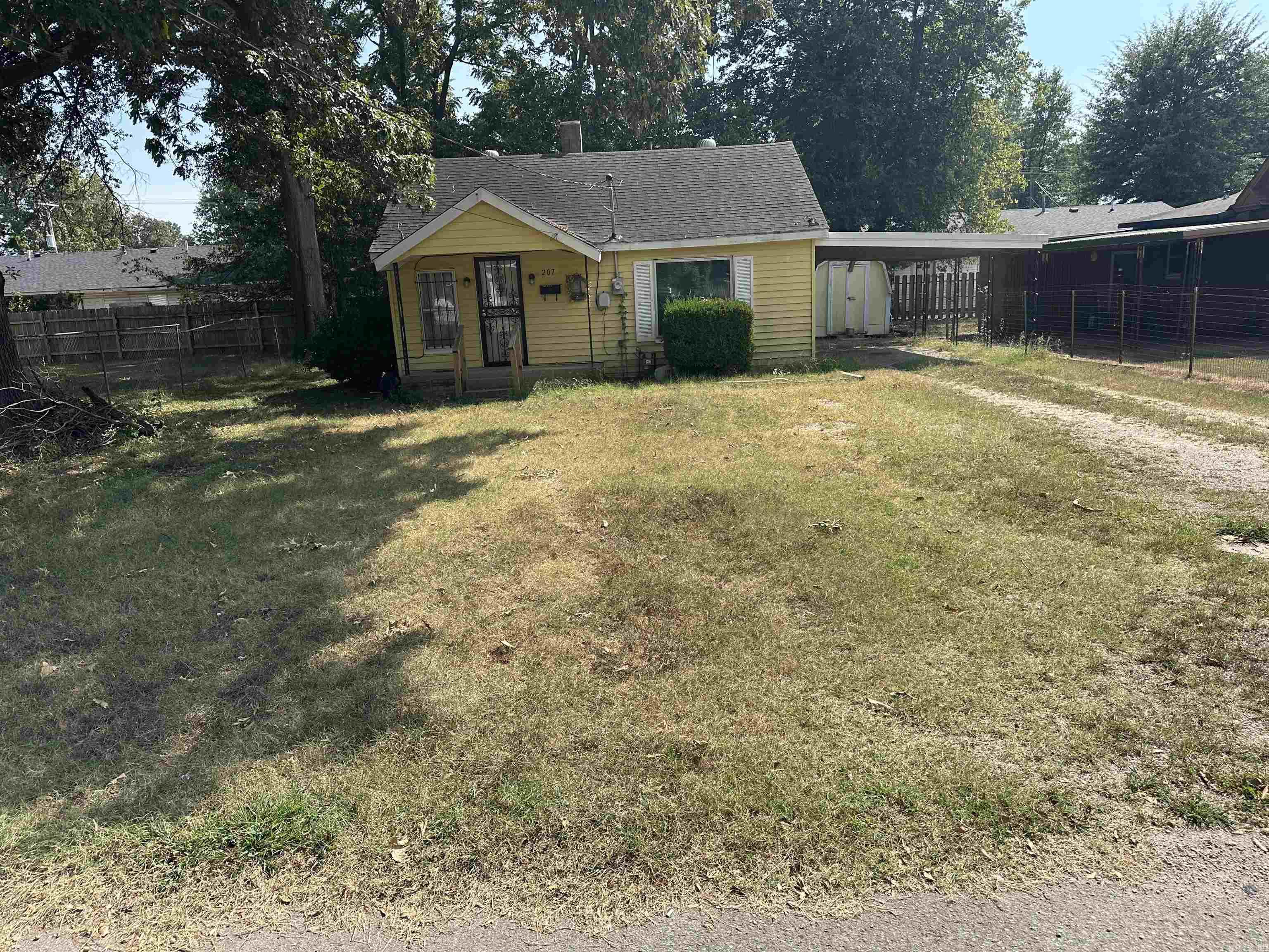 207 W 8th  Kennett, MO