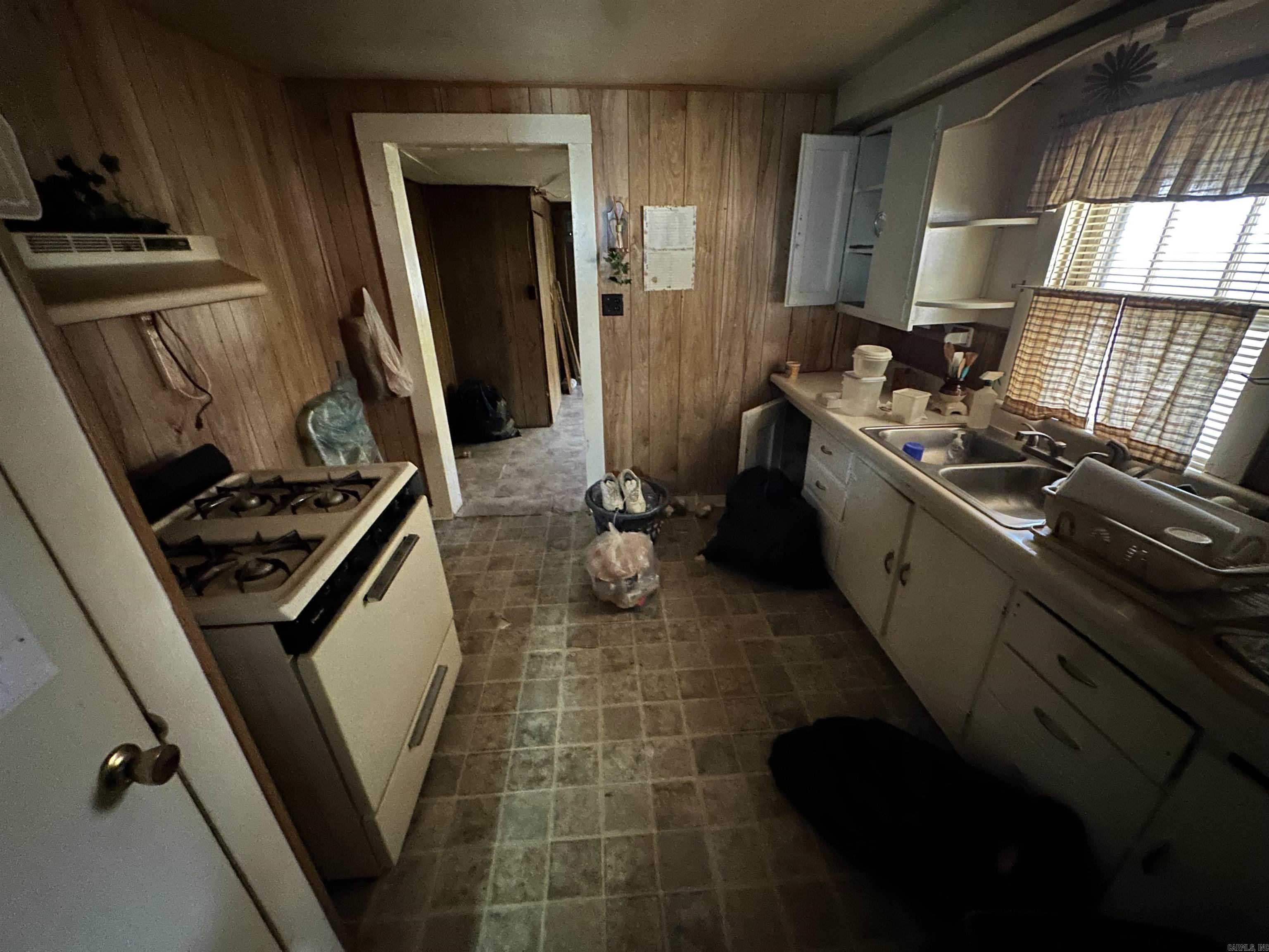 207 W 8th  Kennett, MO