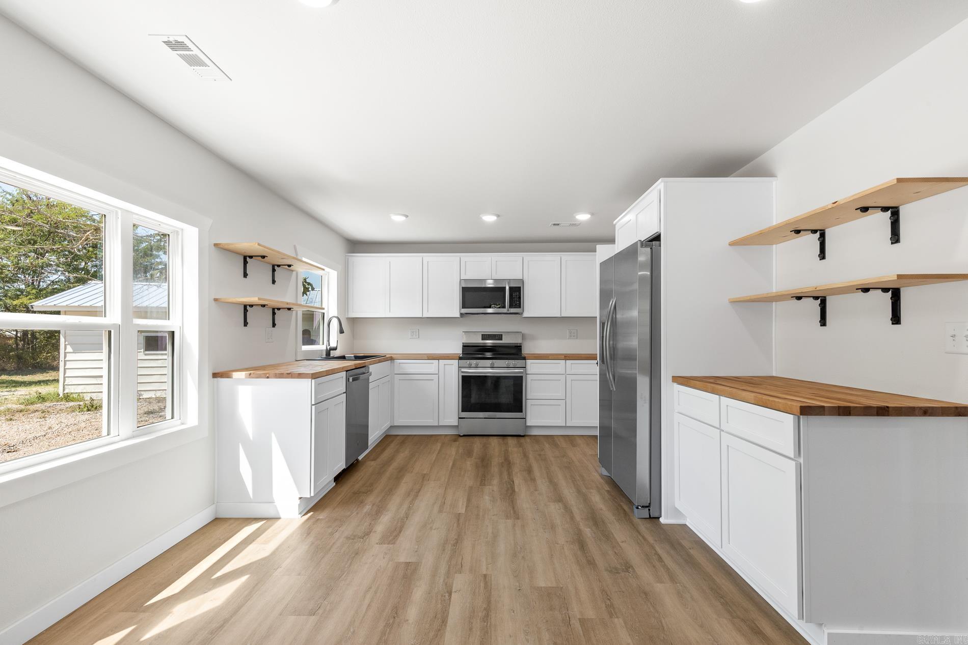 8020 Orchard Point Road Harrison, AR 72601-3401