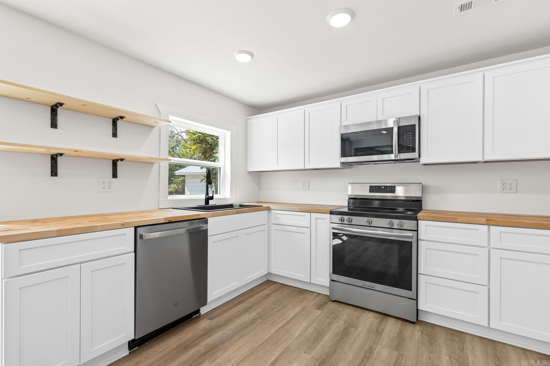 8020 Orchard Point Road Harrison, AR 72601-3401