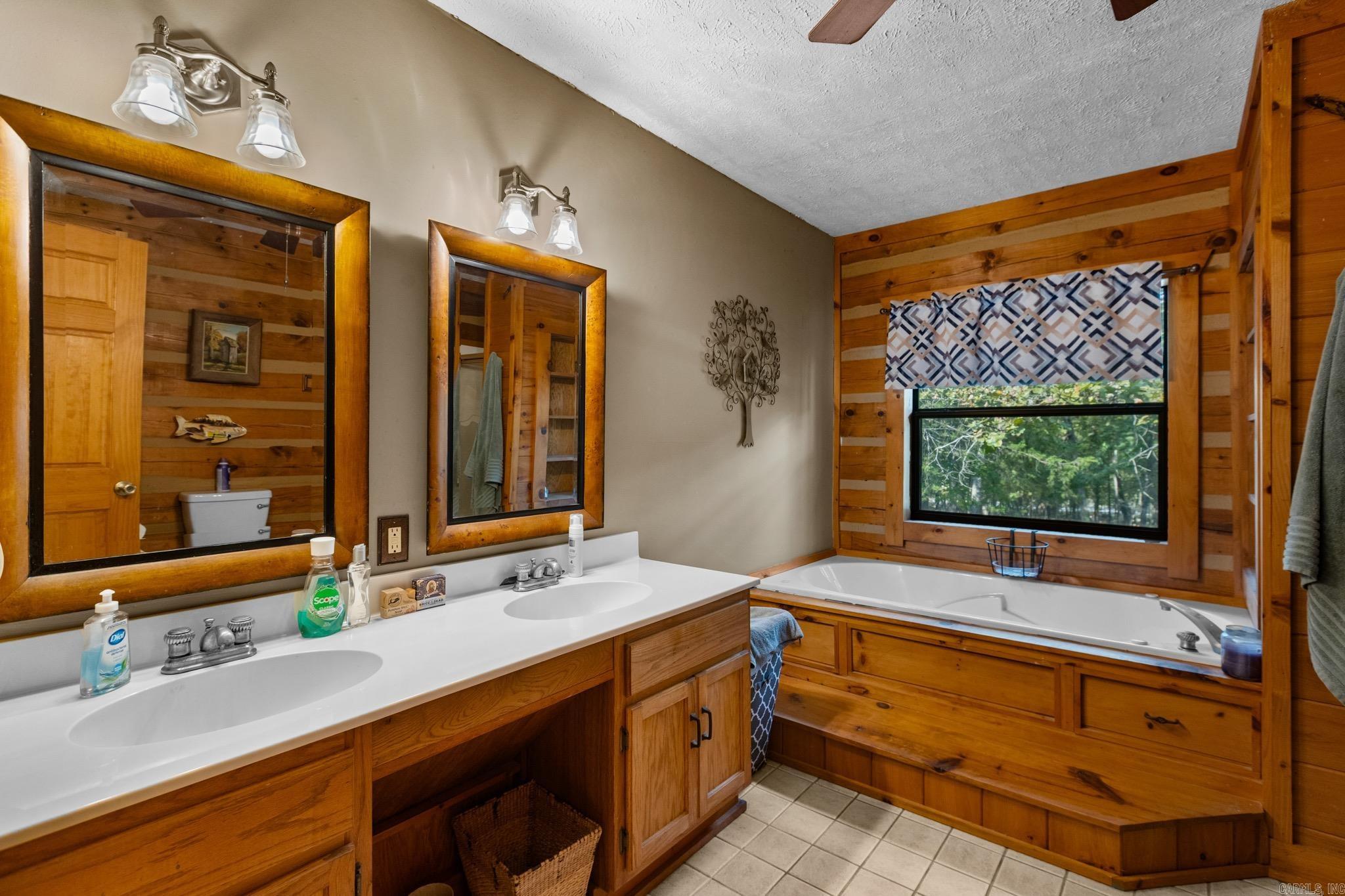 178 MC 6069  Flippin, AR