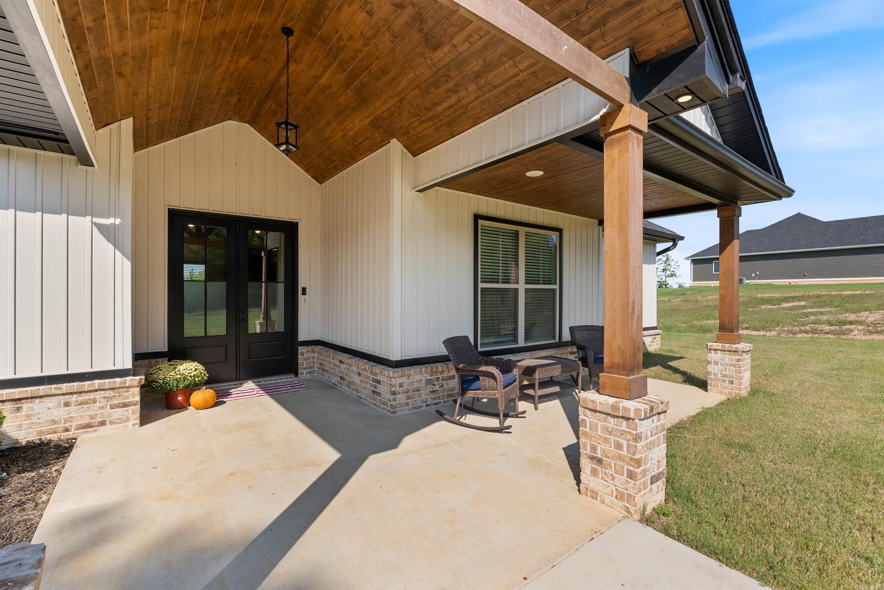 9015 Highway 298 Benton, AR 72019