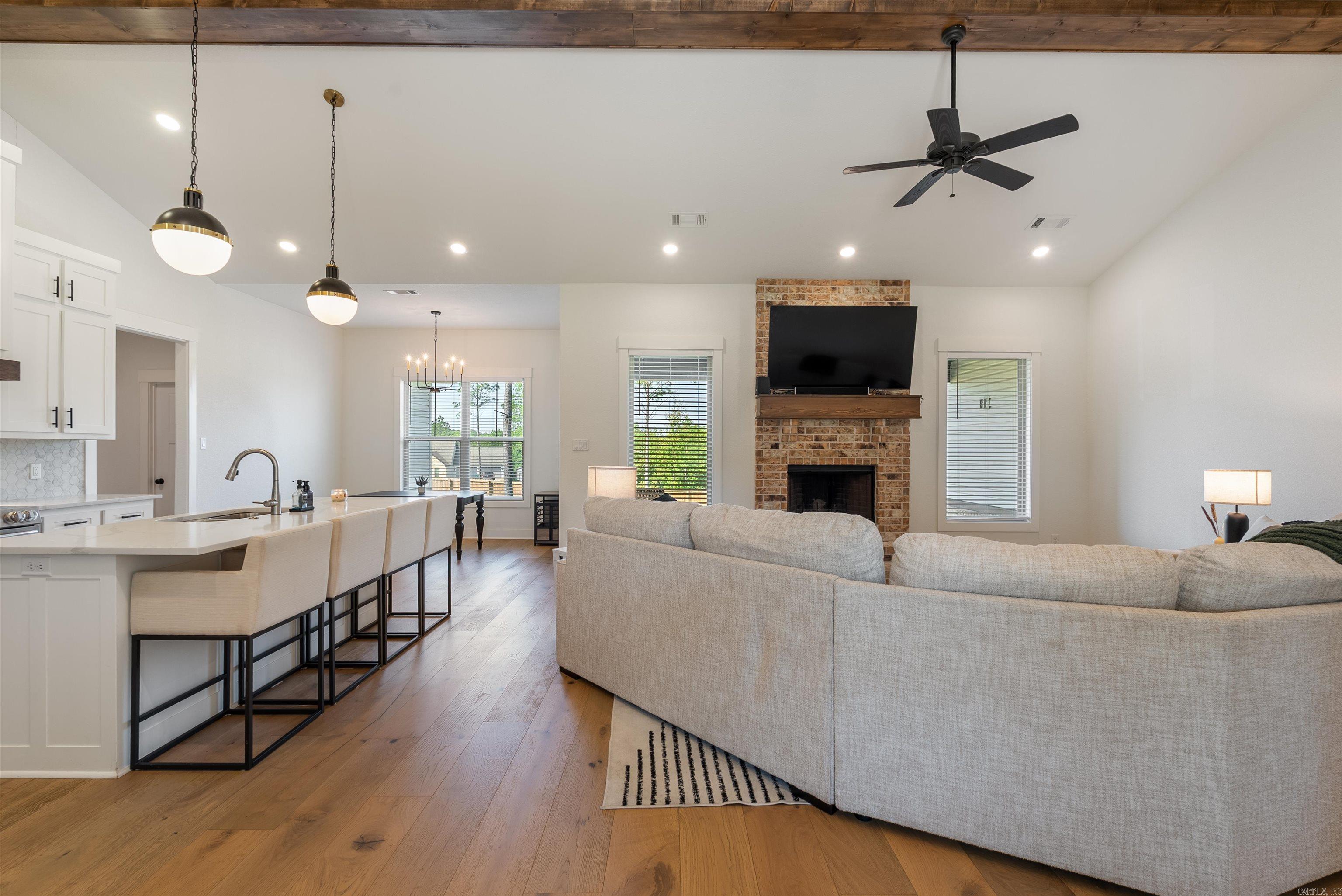 9015 Highway 298 Benton, AR 72019