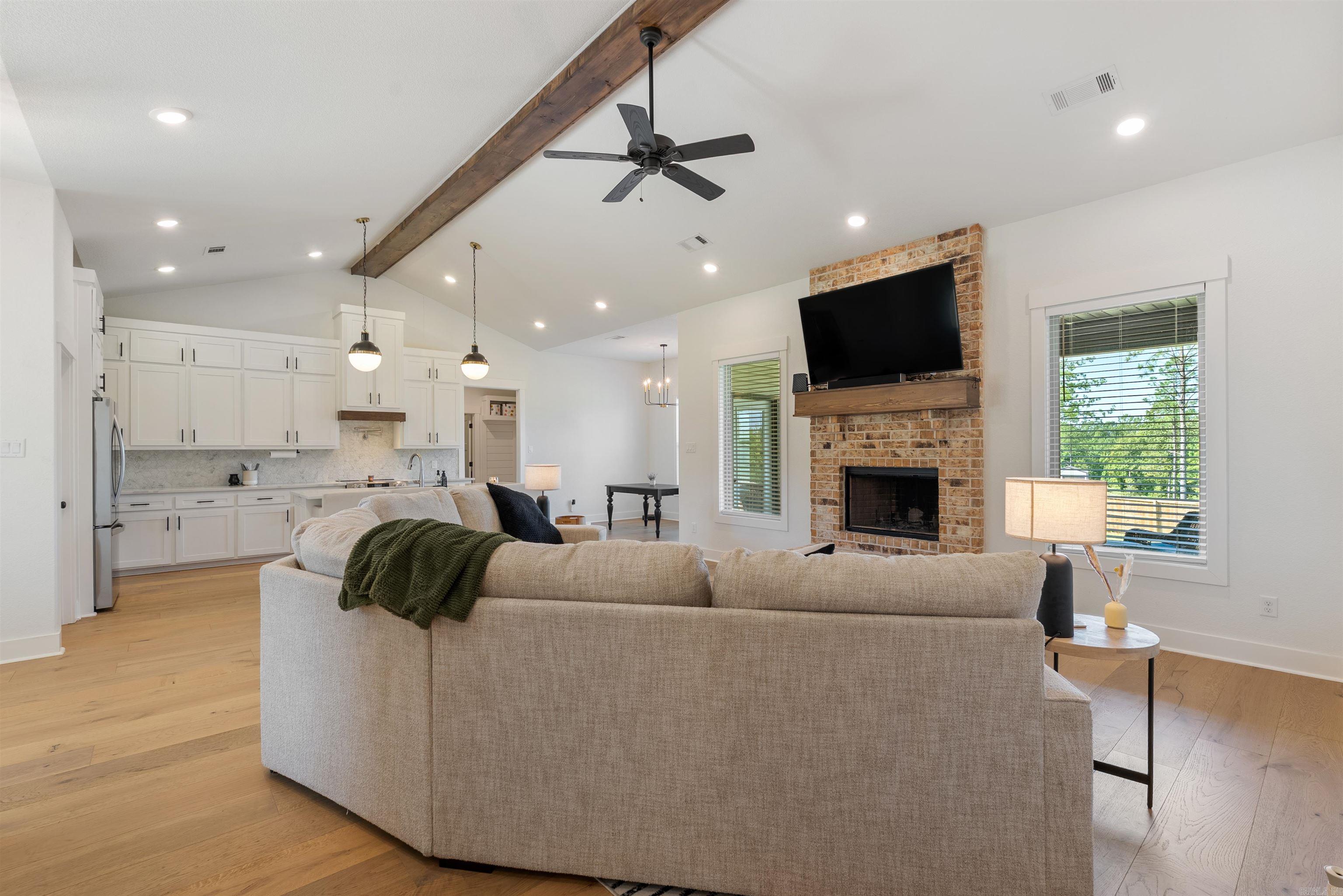 9015 Highway 298 Benton, AR 72019