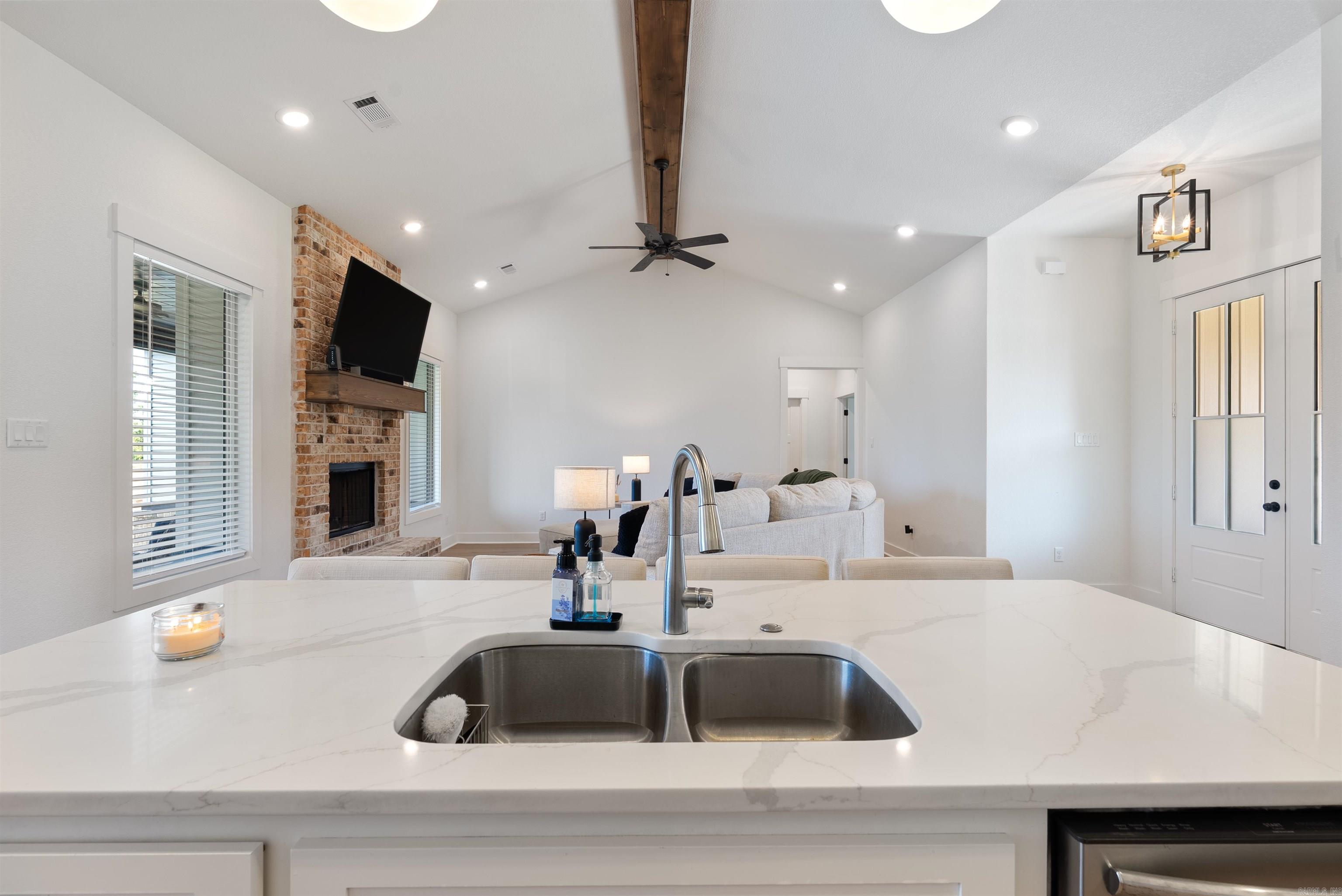 9015 Highway 298 Benton, AR 72019