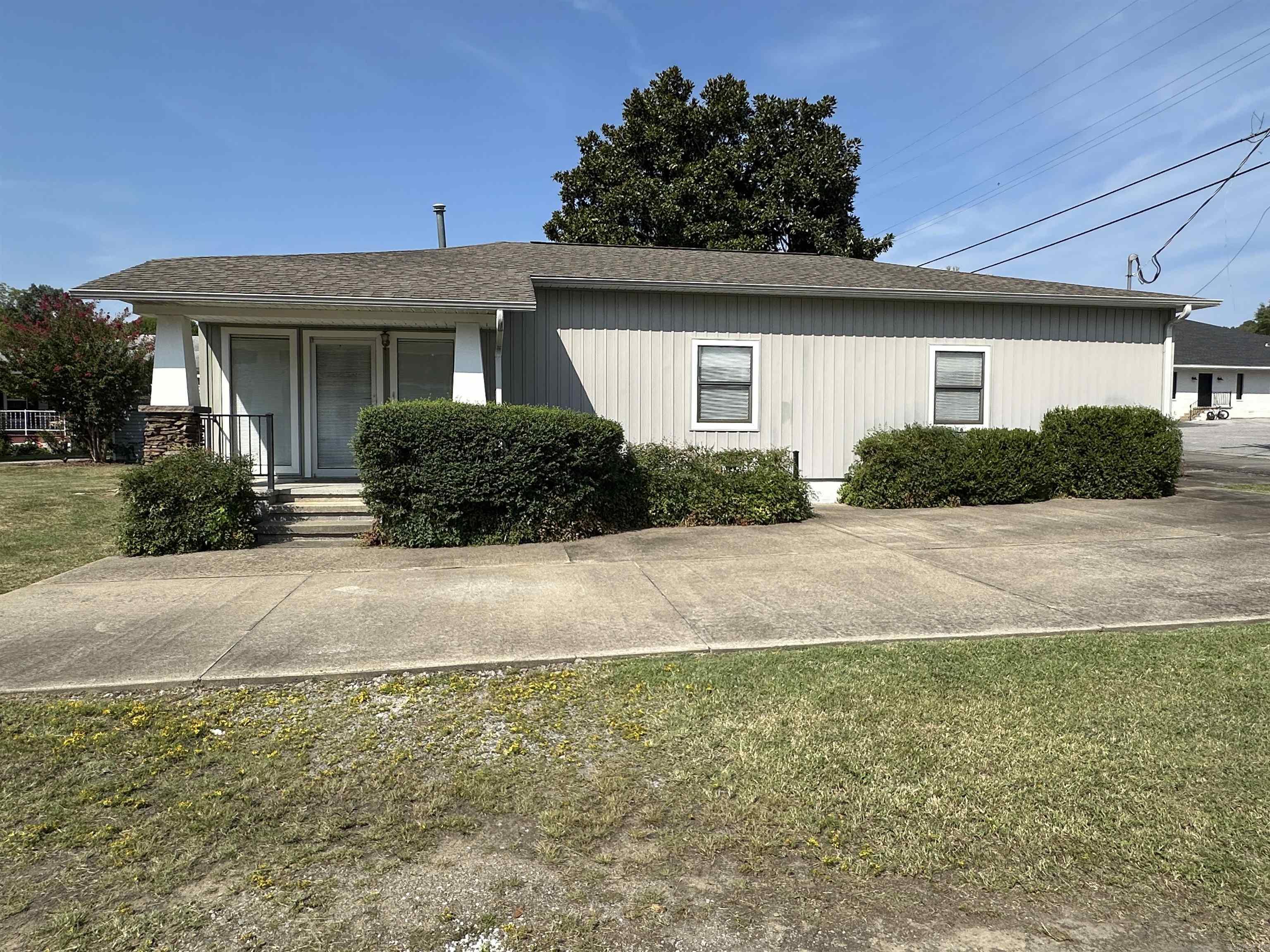220 S 4th  Heber Springs, AR