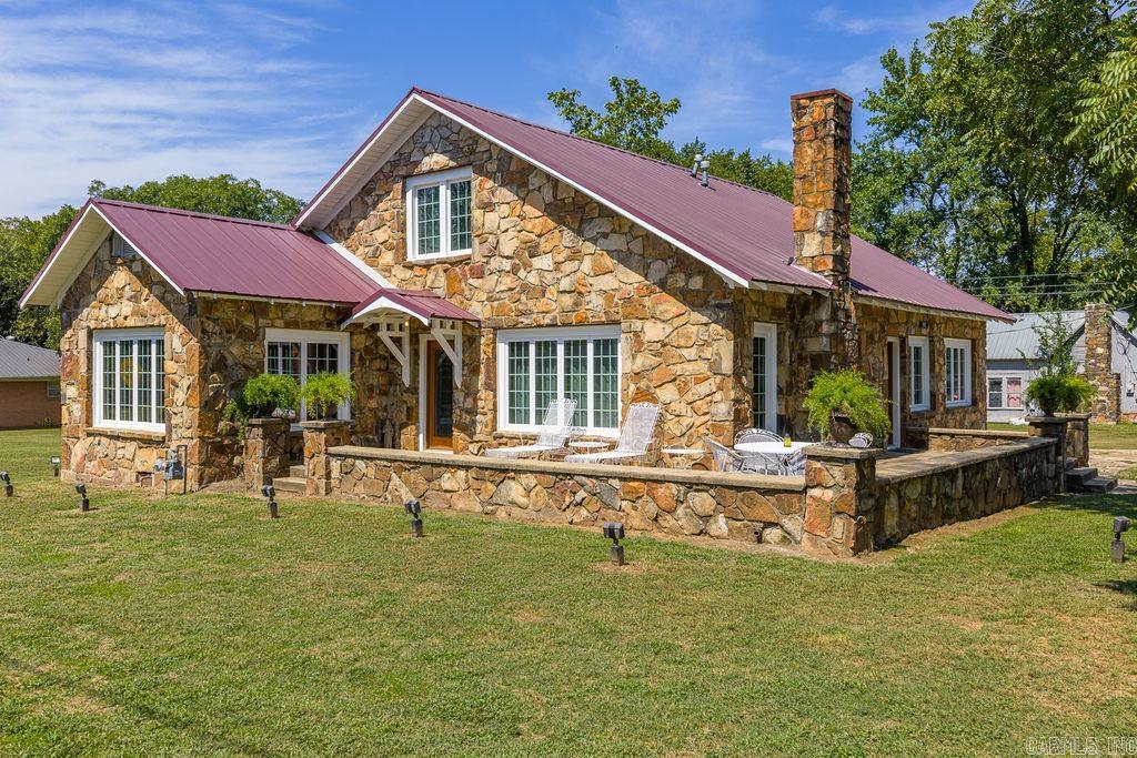 101 N Main  Mansfield, AR