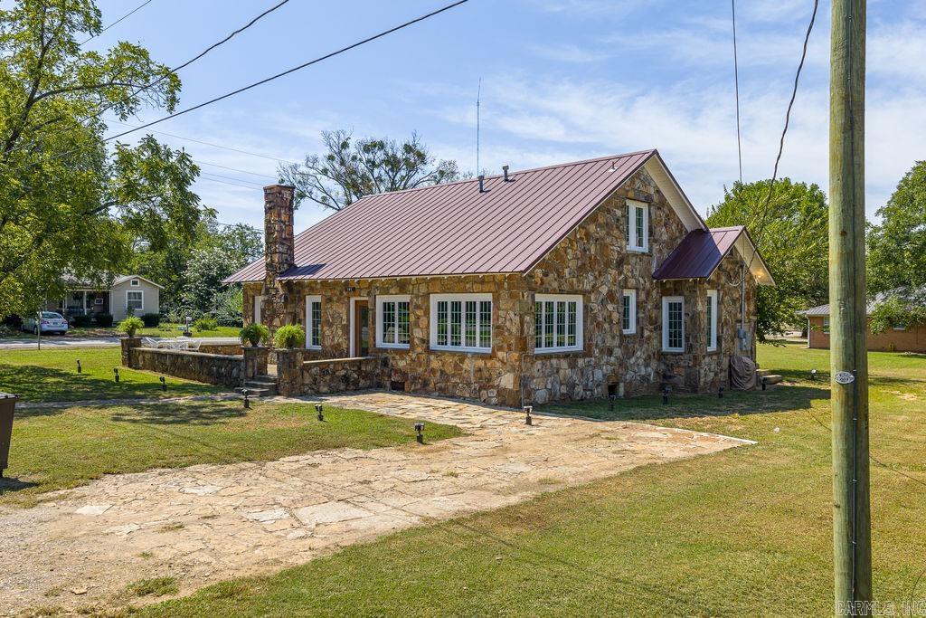 101 N Main  Mansfield, AR