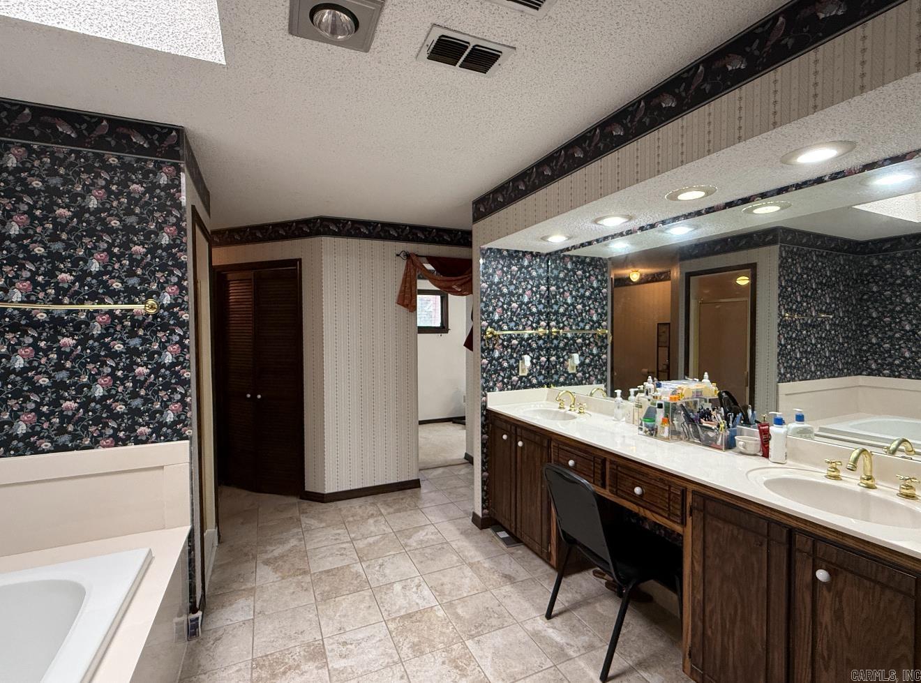 201 Deer Run Lane Mena, AR 71953