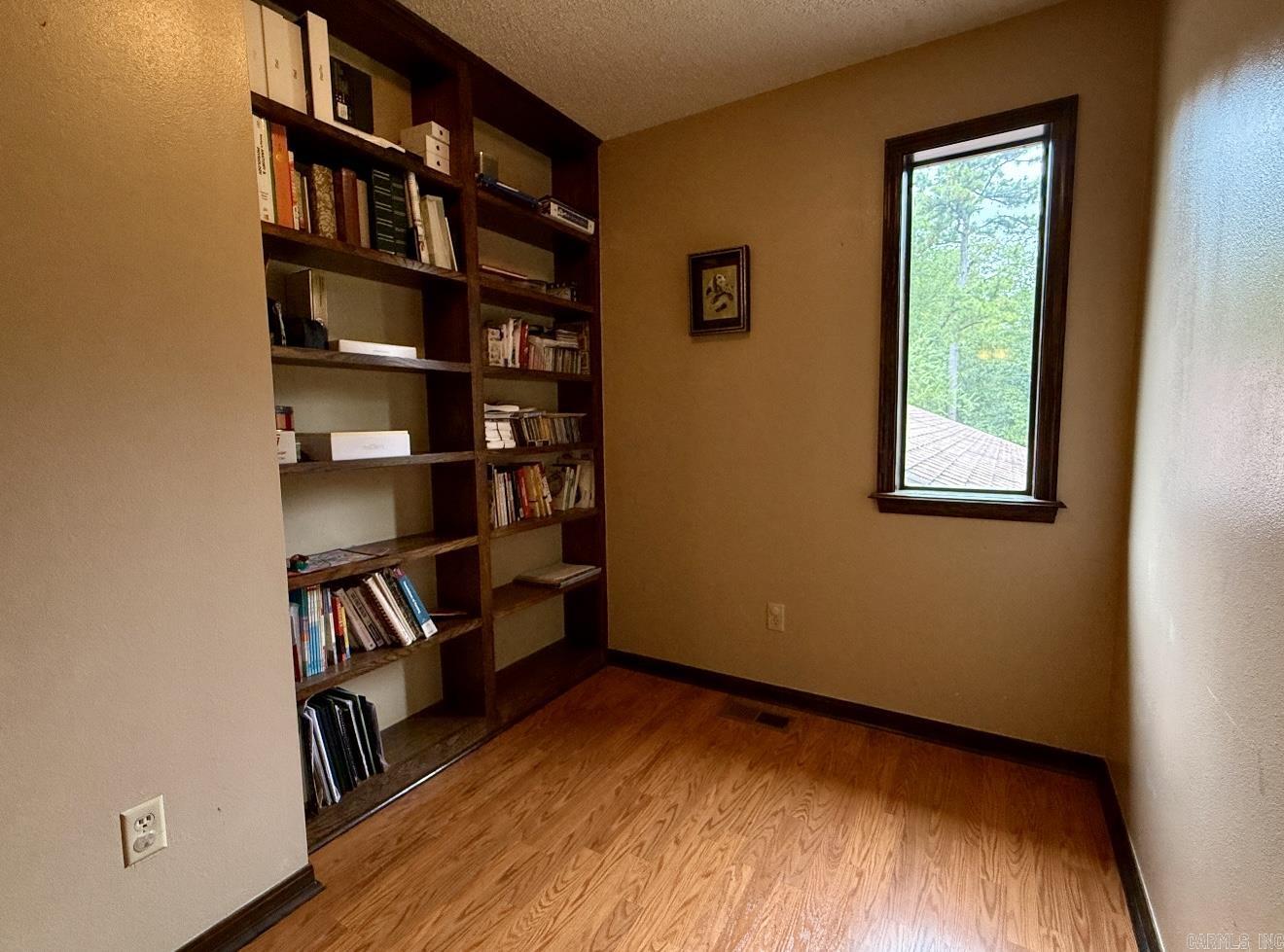 201 Deer Run Lane Mena, AR 71953