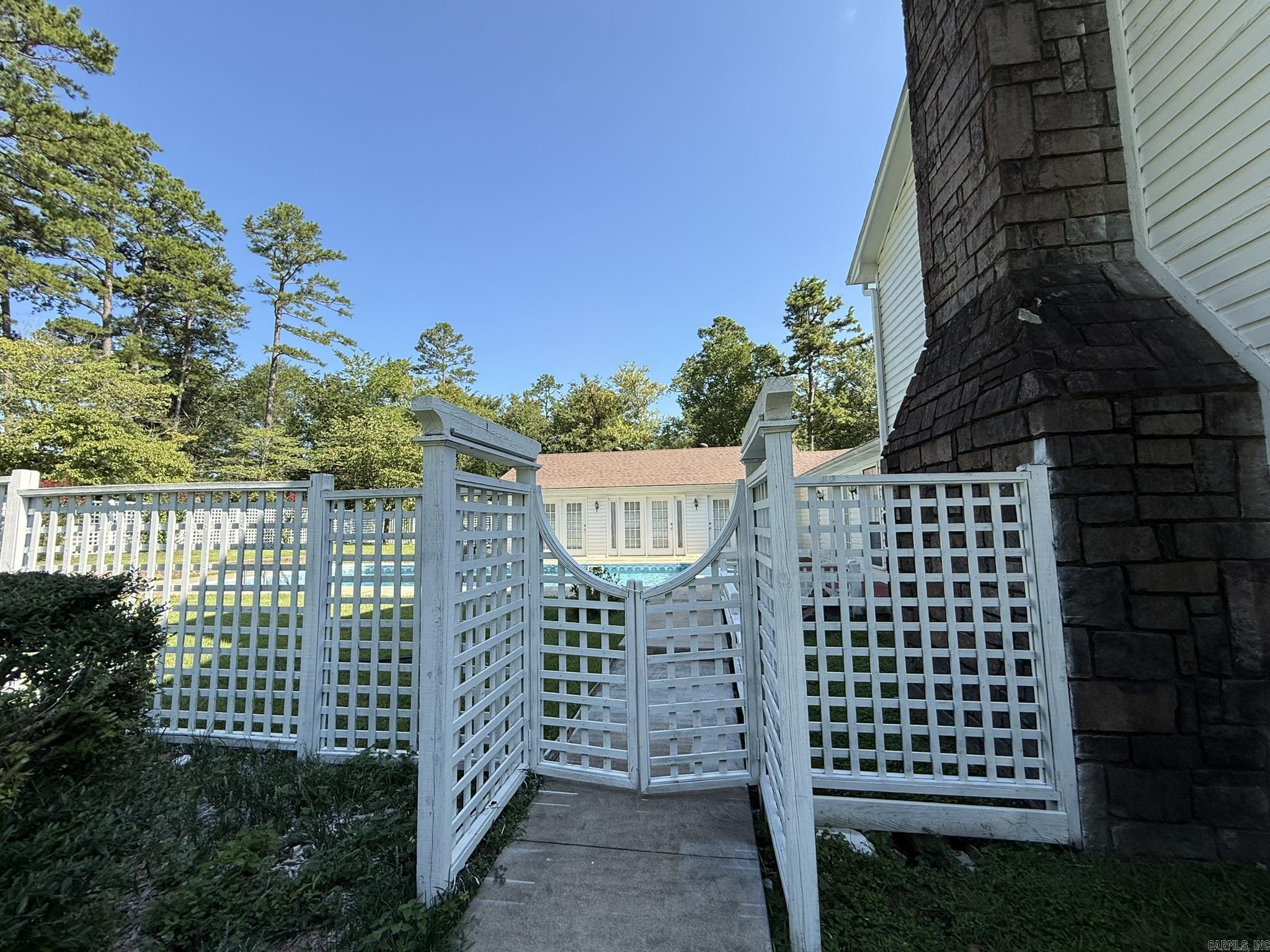 201 Deer Run Lane Mena, AR 71953