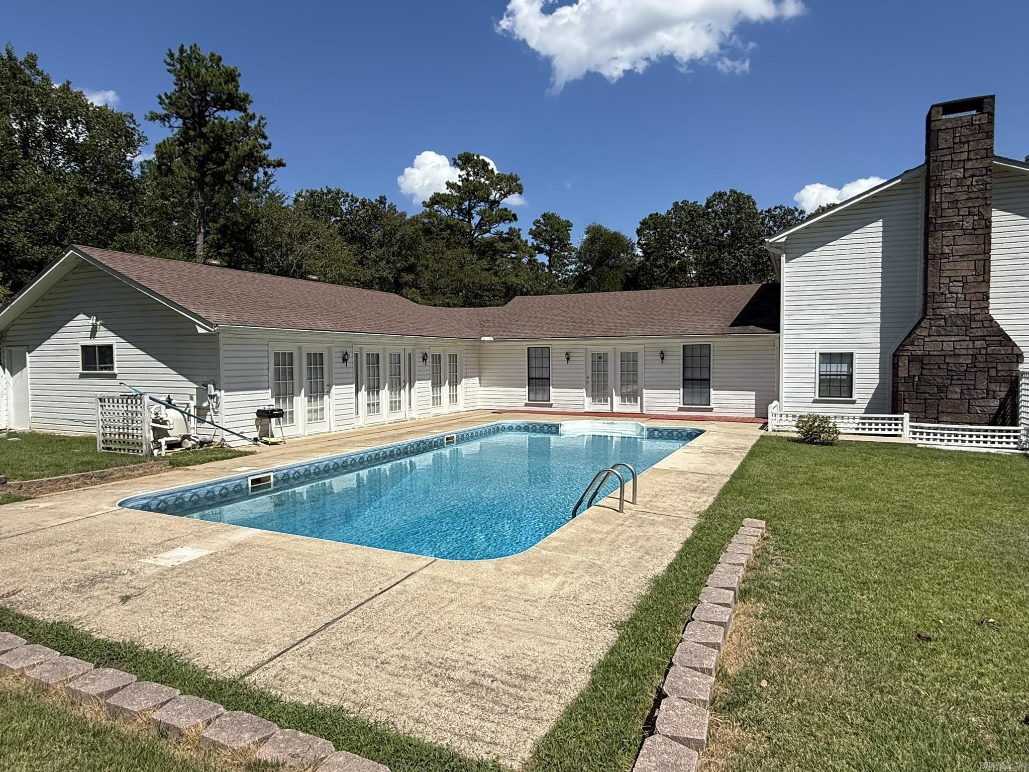 201 Deer Run Lane Mena, AR 71953
