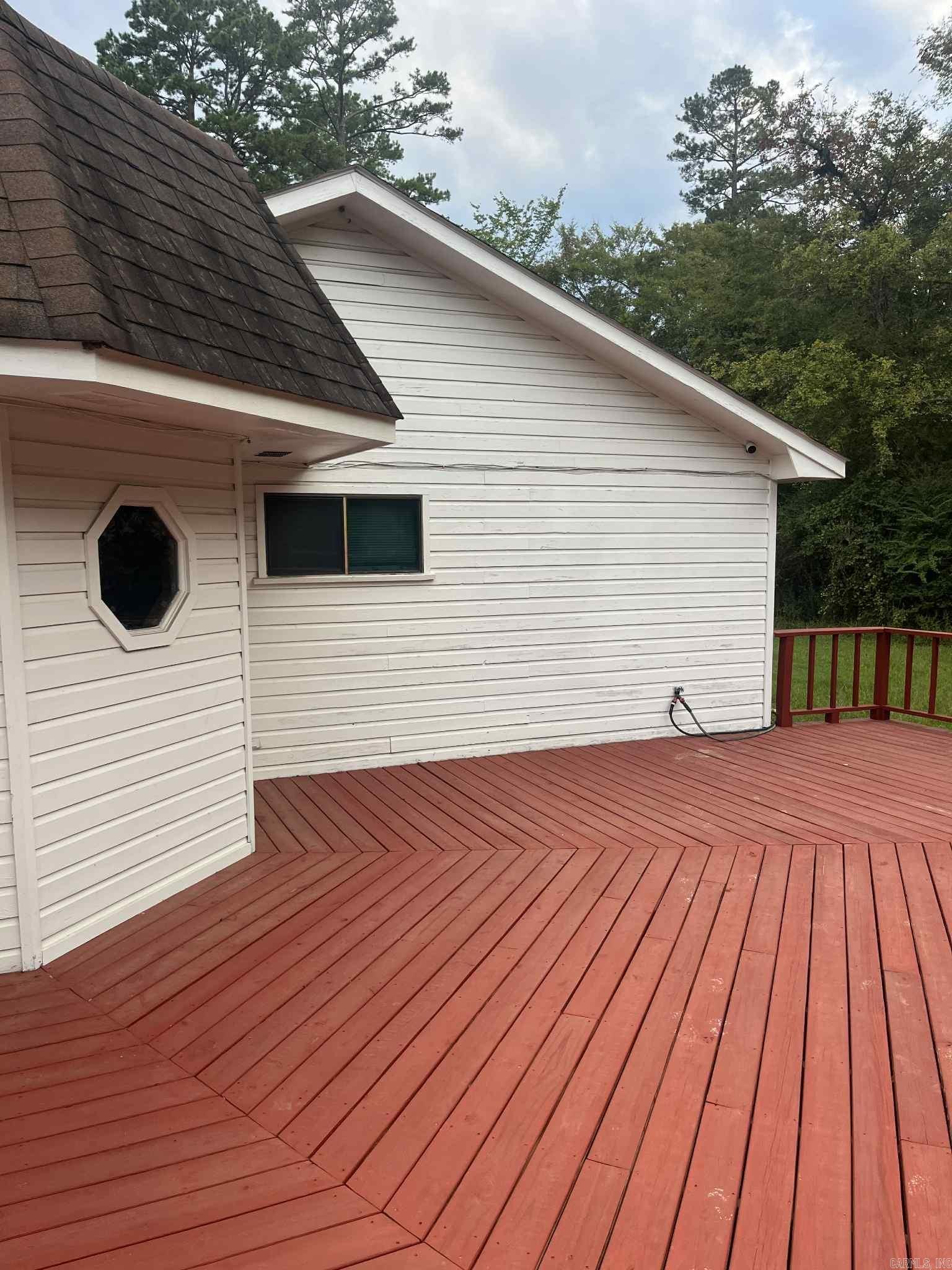 201 Deer Run Lane Mena, AR 71953