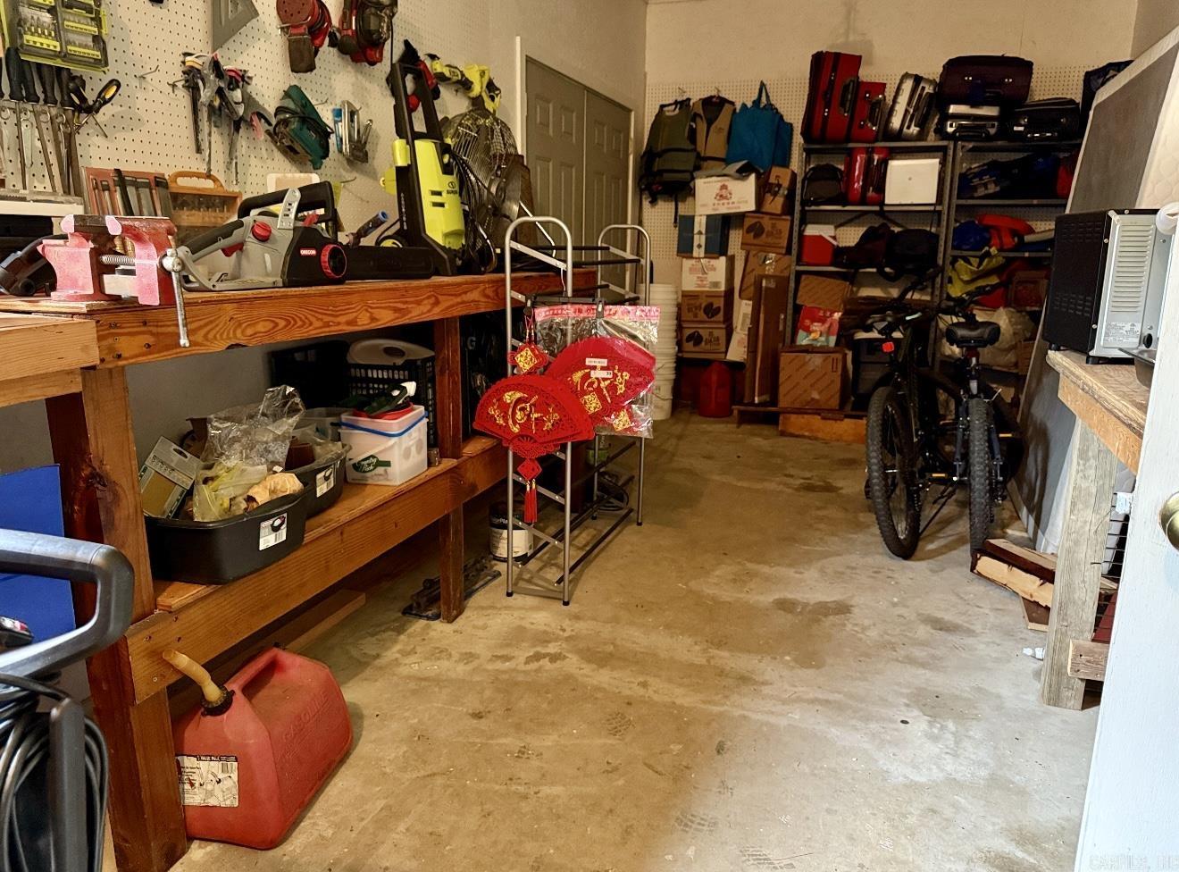 201 Deer Run Lane Mena, AR 71953