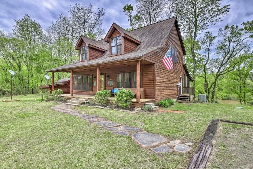 98 Garden Lane  Calico Rock, AR