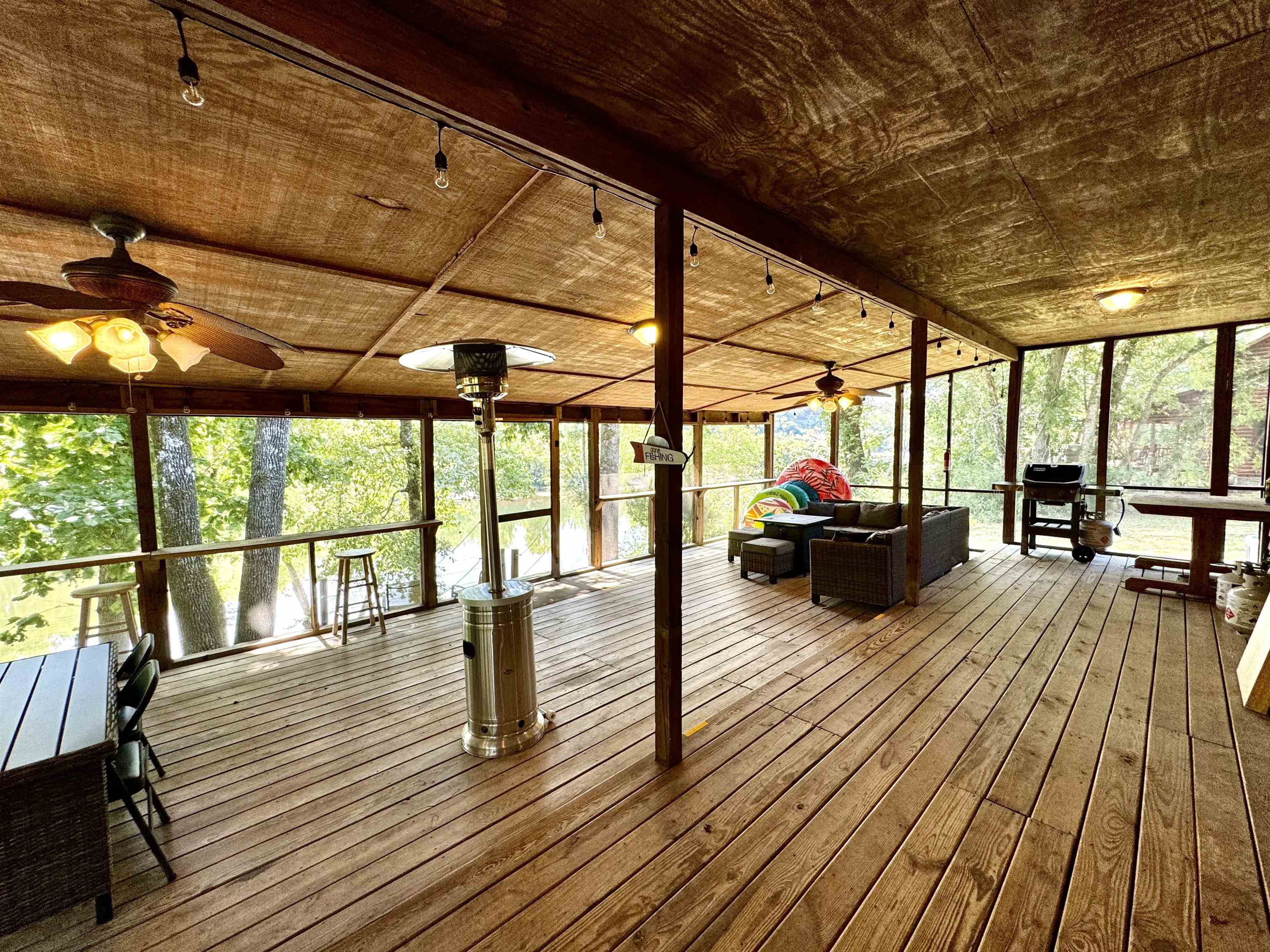 98 Garden Lane  Calico Rock, AR