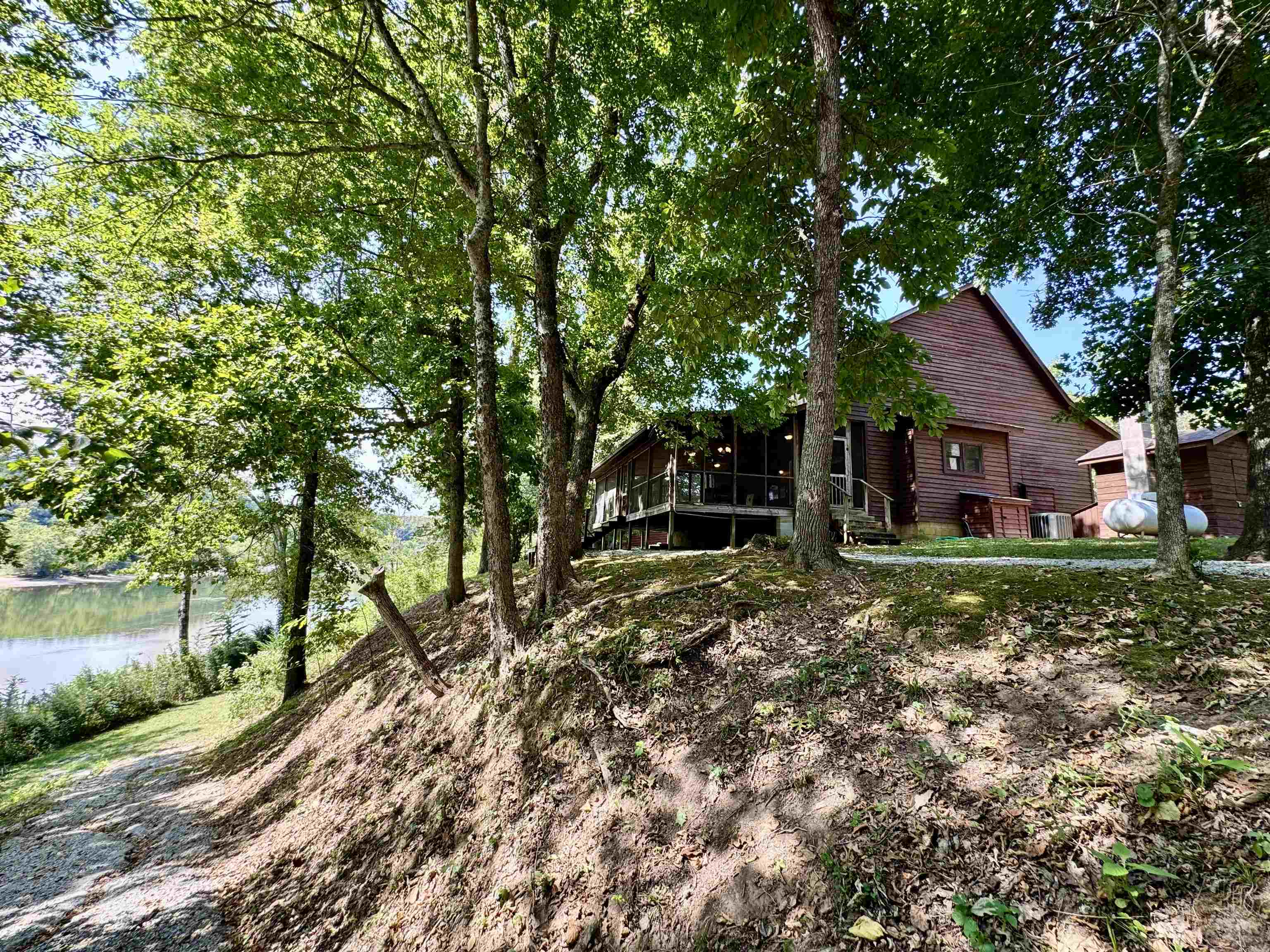 98 Garden Lane  Calico Rock, AR