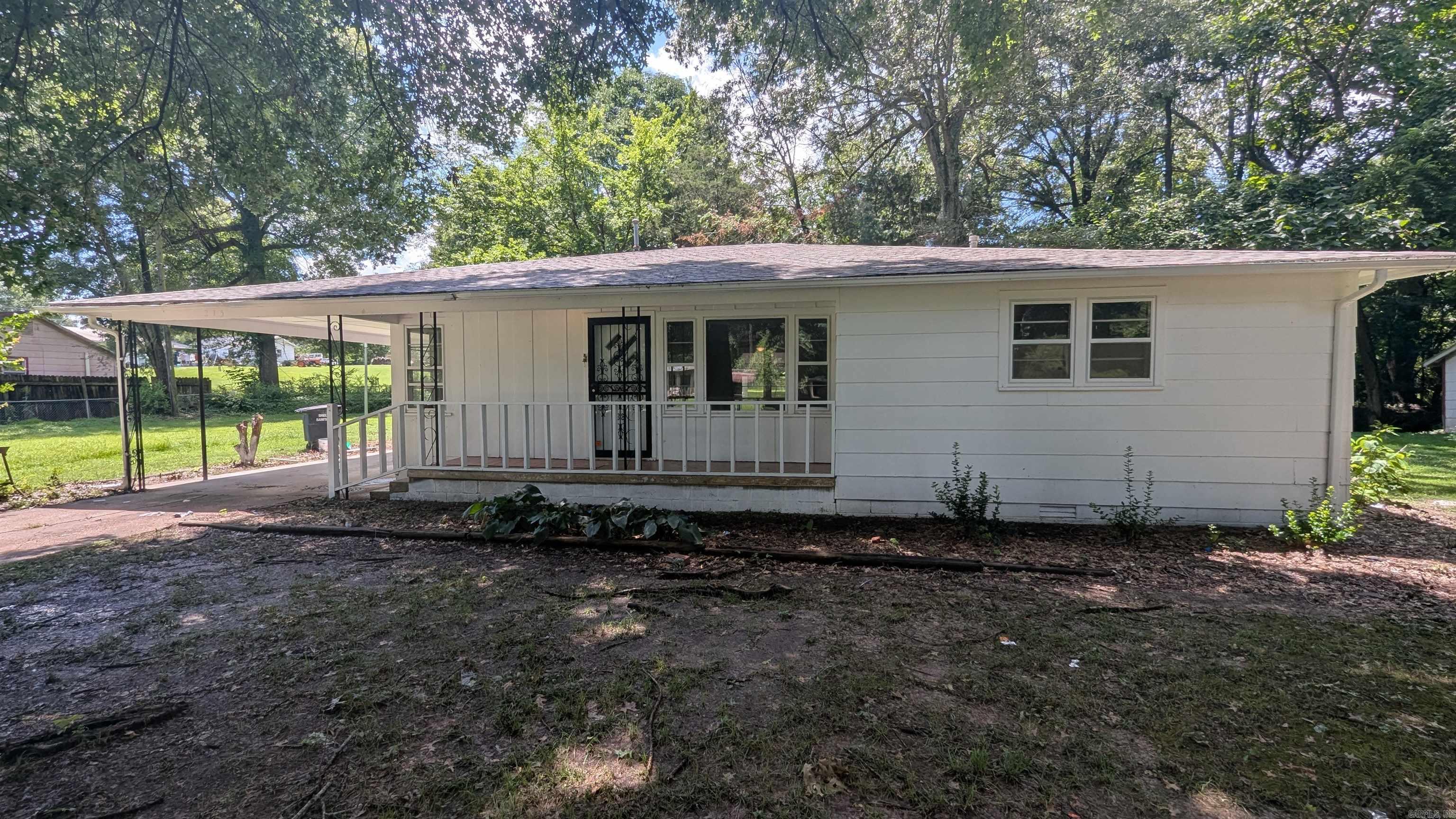 215 Mayo  Piggott, AR