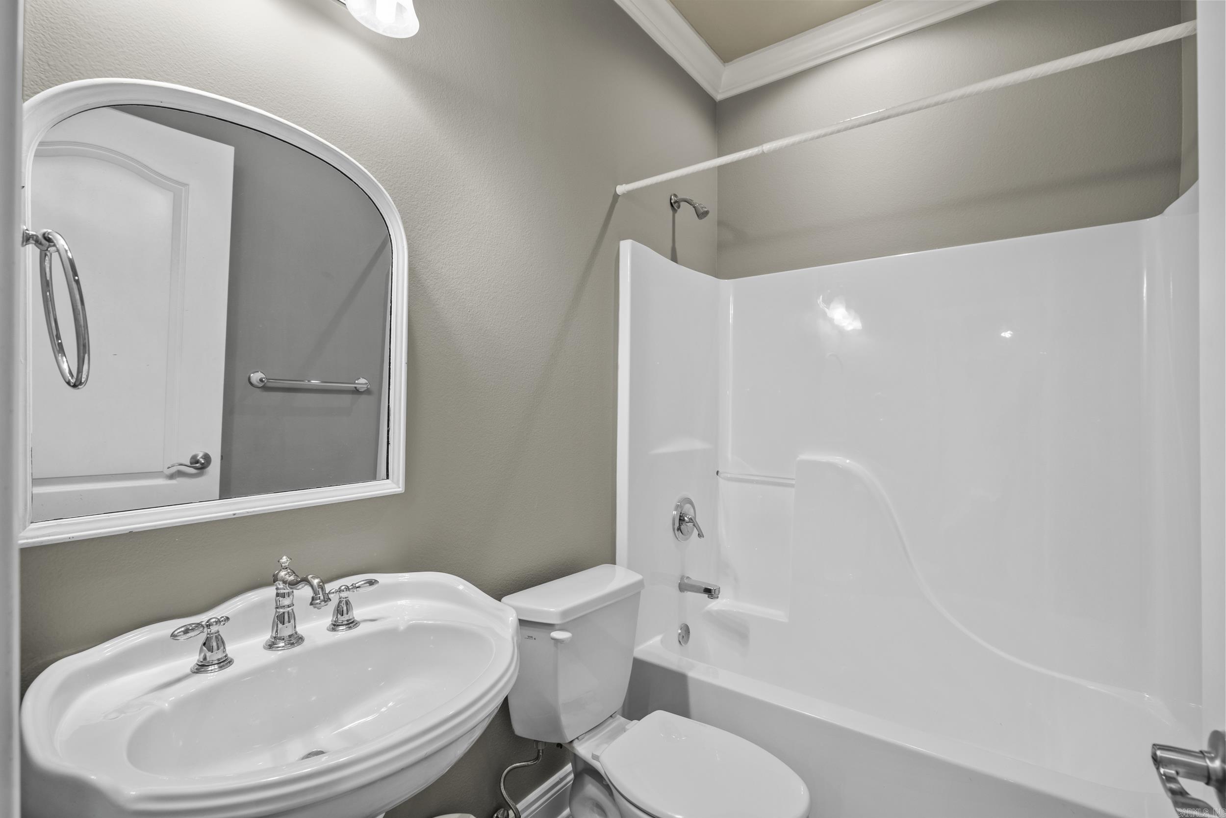 14 Pointe Clear Drive Little Rock, AR 72212