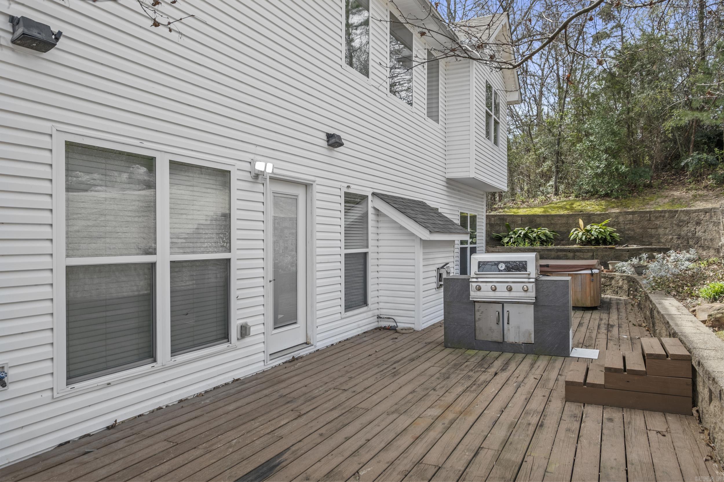 14 Pointe Clear Drive Little Rock, AR 72212