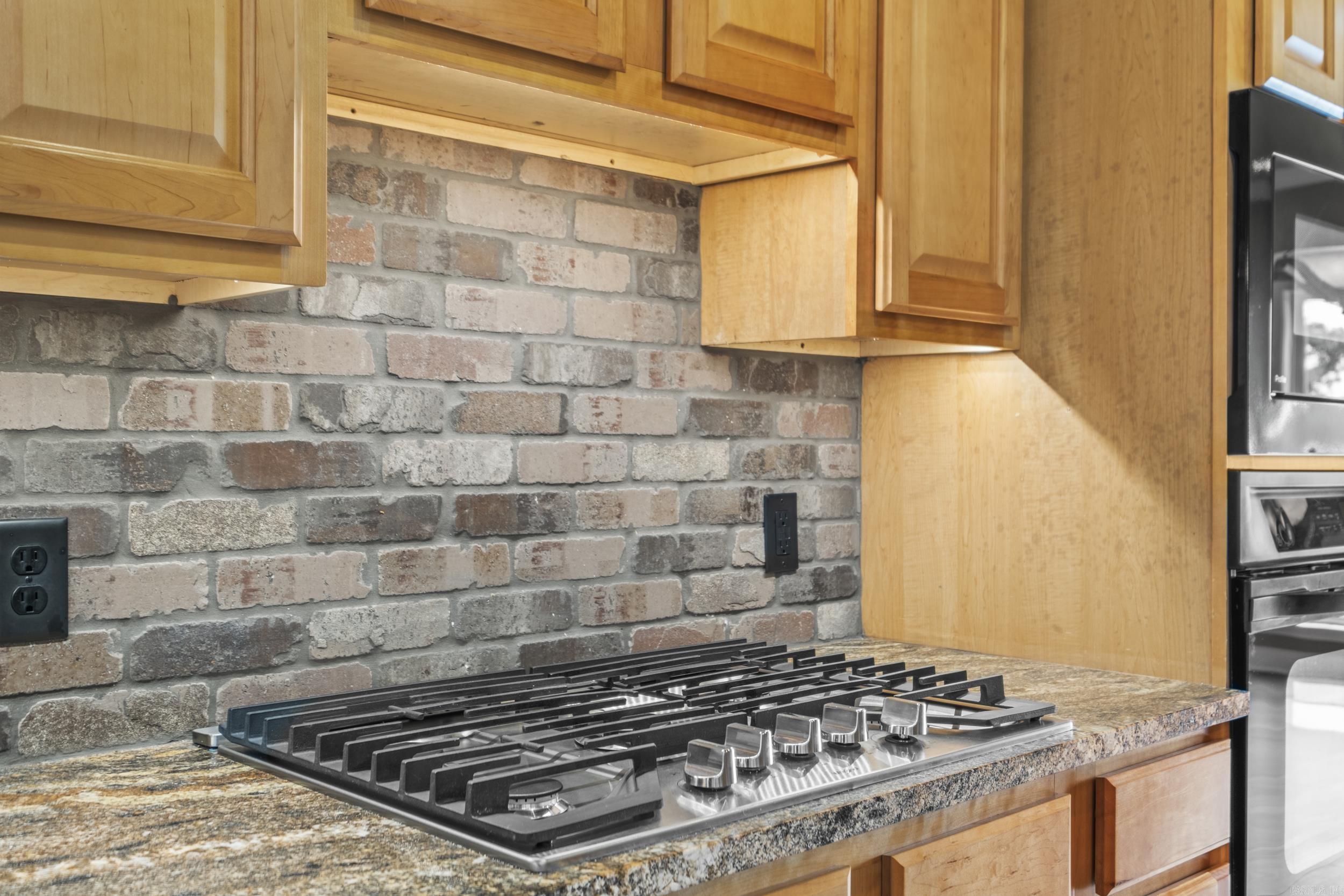 14 Pointe Clear Drive Little Rock, AR 72212