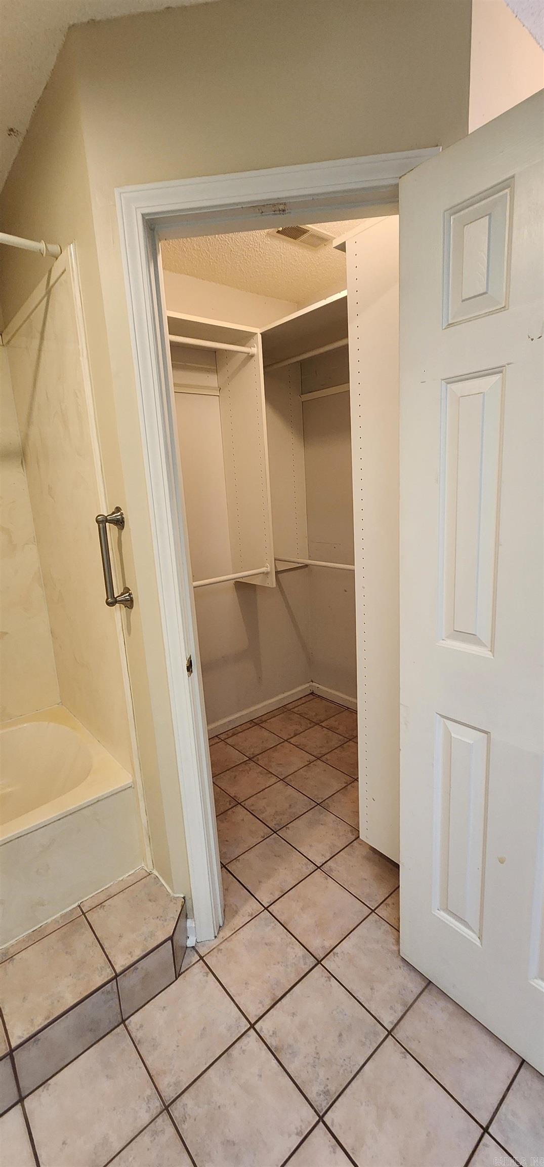 6A Londonderry Cir Street Wynne, AR 72396