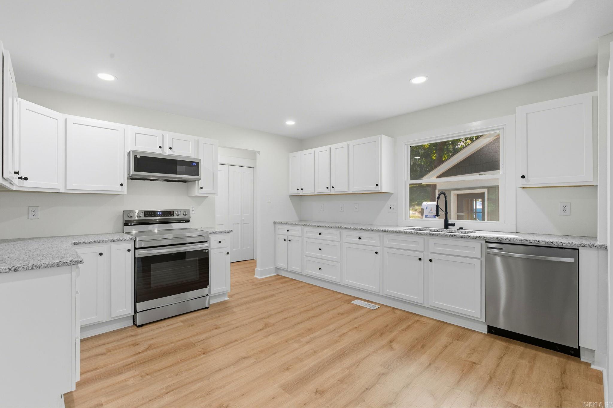 26 Tallyho Ln Little Rock, AR 72227