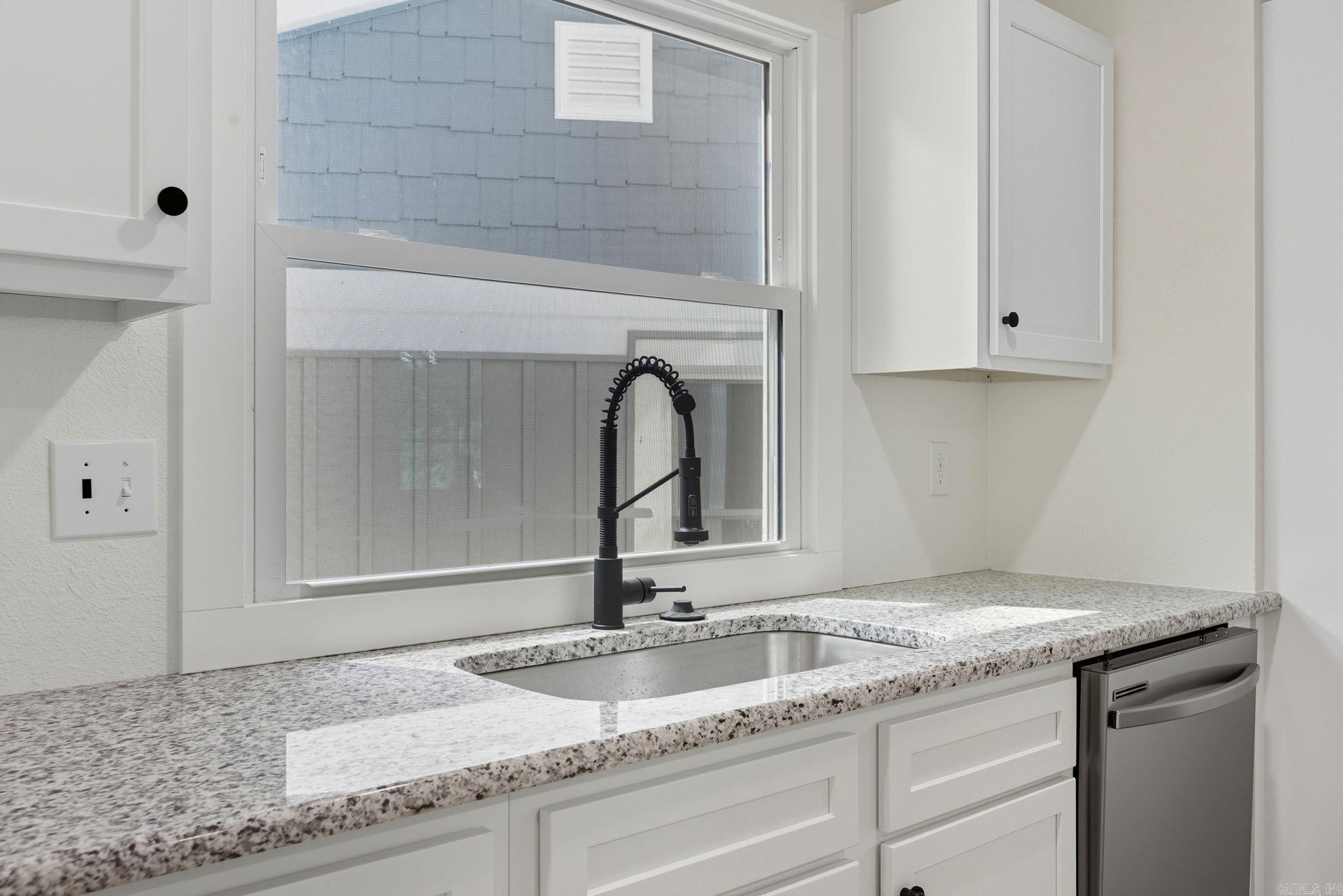 26 Tallyho Ln Little Rock, AR 72227