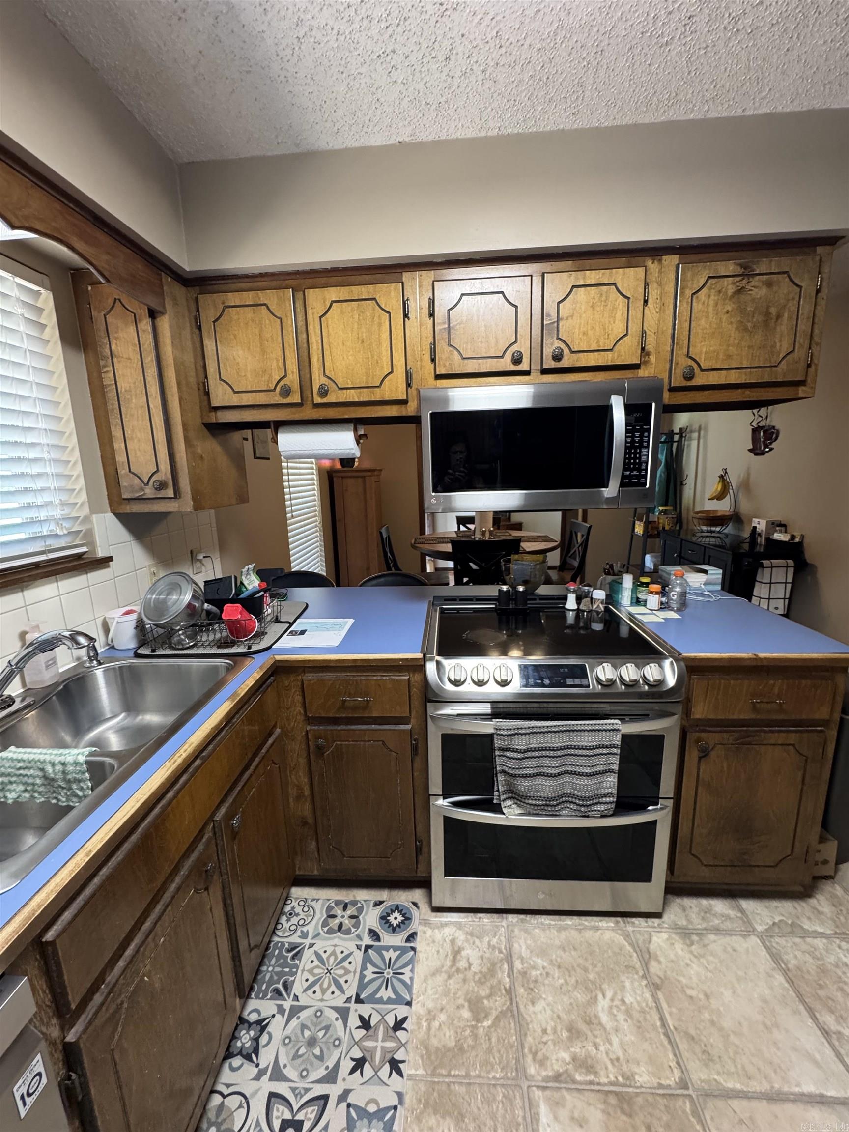 1012 S Leslie  Stuttgart, AR