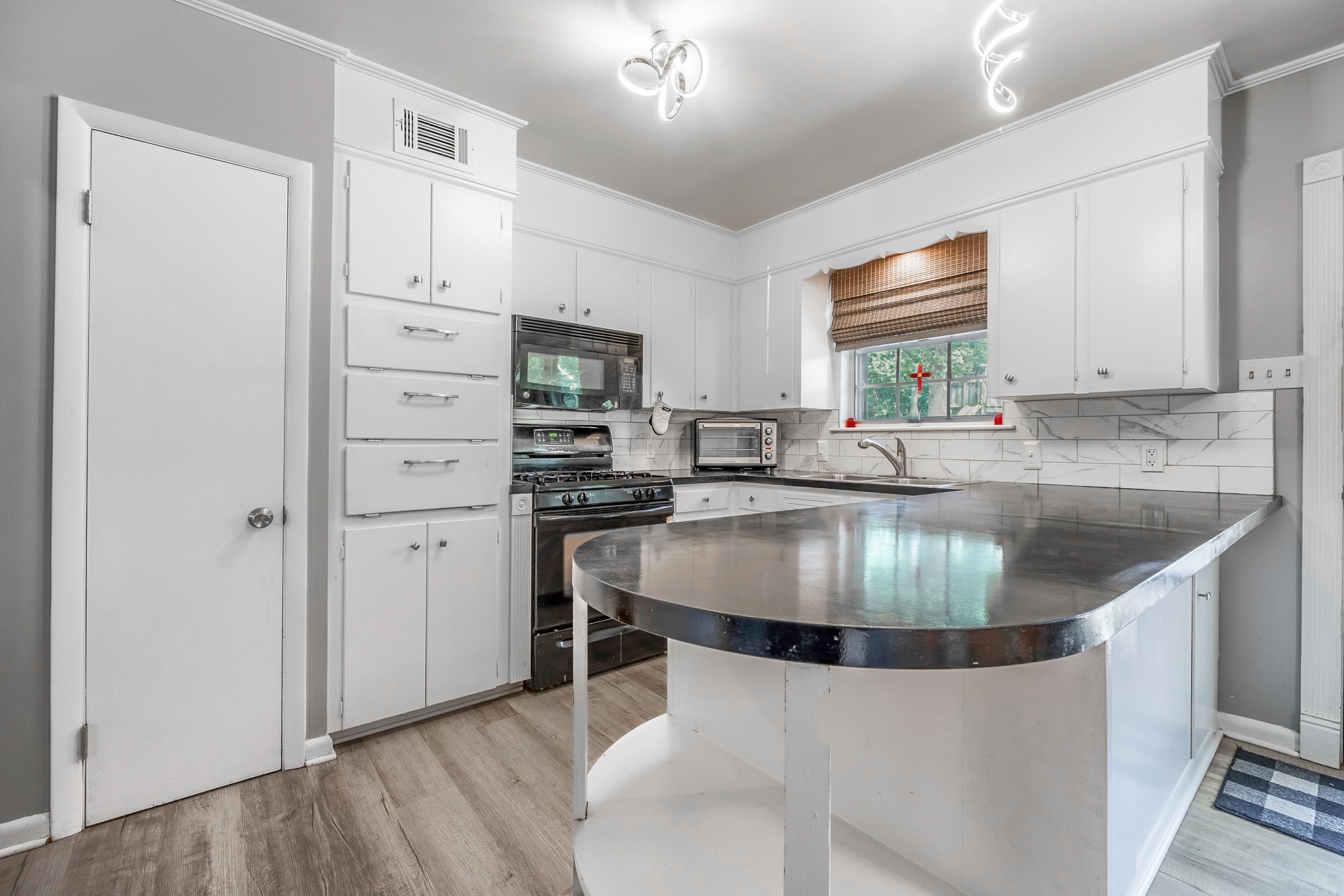 22 Nob Hill  Little Rock, AR