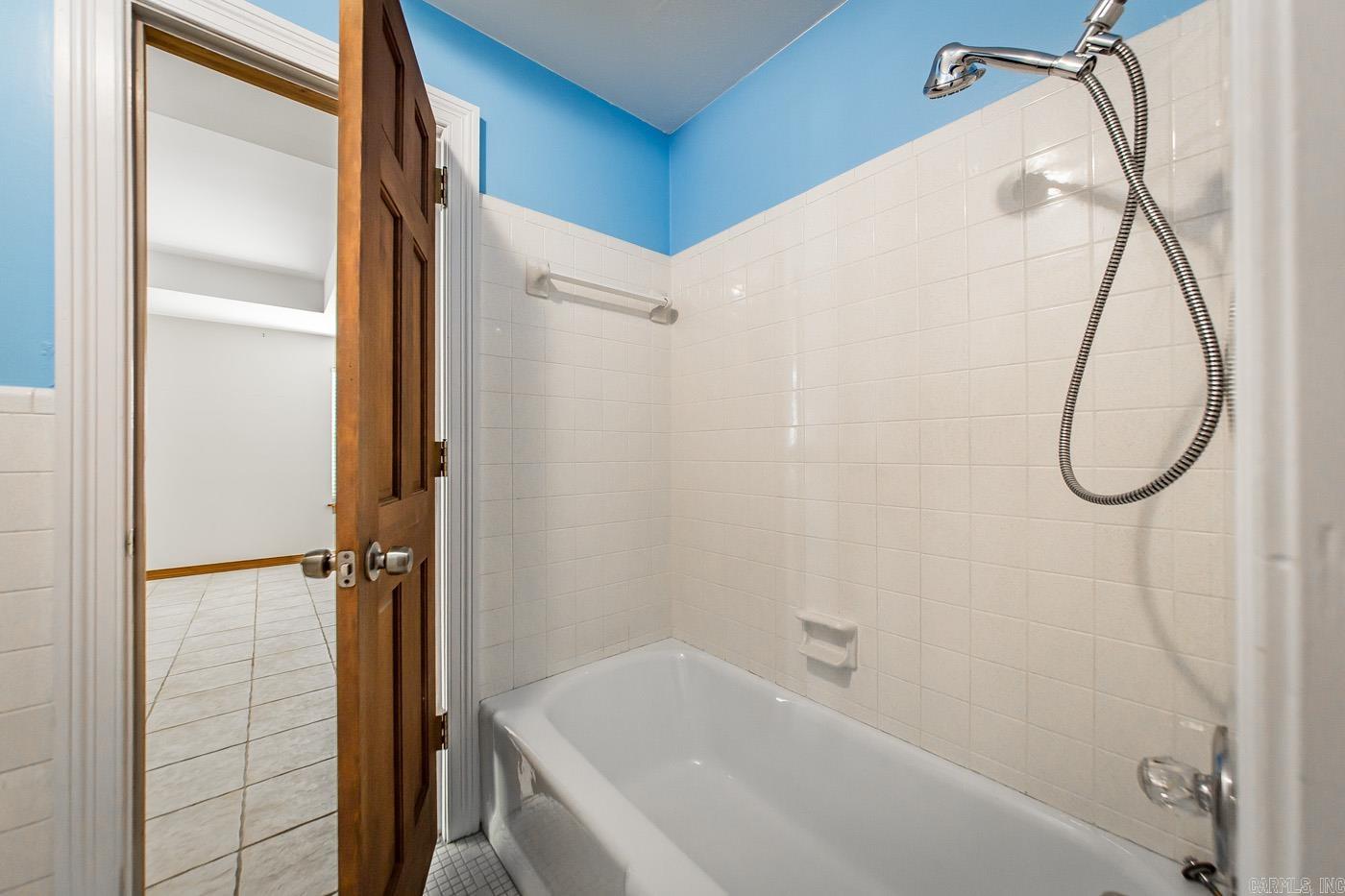 4204 Fox Hill Road North Little Rock, AR 72116